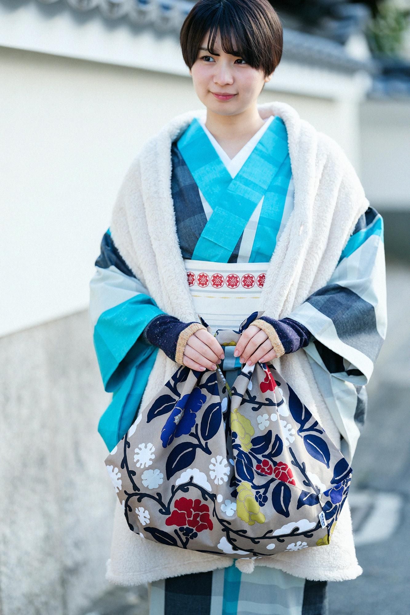 知多木綿 20/20 小巾折 穏(こはばおり おだやか)/雪持柳(ゆきもちやなぎ)に椿(つばき)