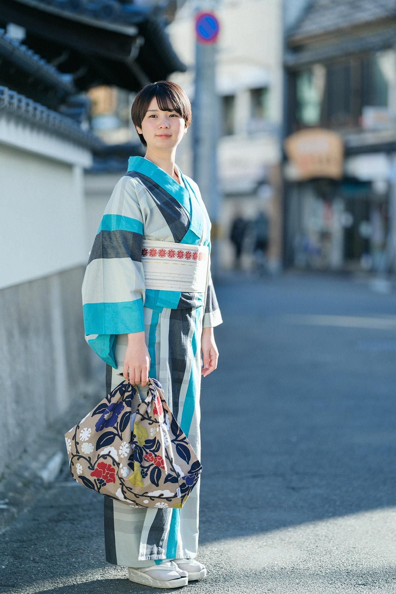 知多木綿 20/20 小巾折 穏(こはばおり おだやか)/雪持柳(ゆきもちやなぎ)に椿(つばき)