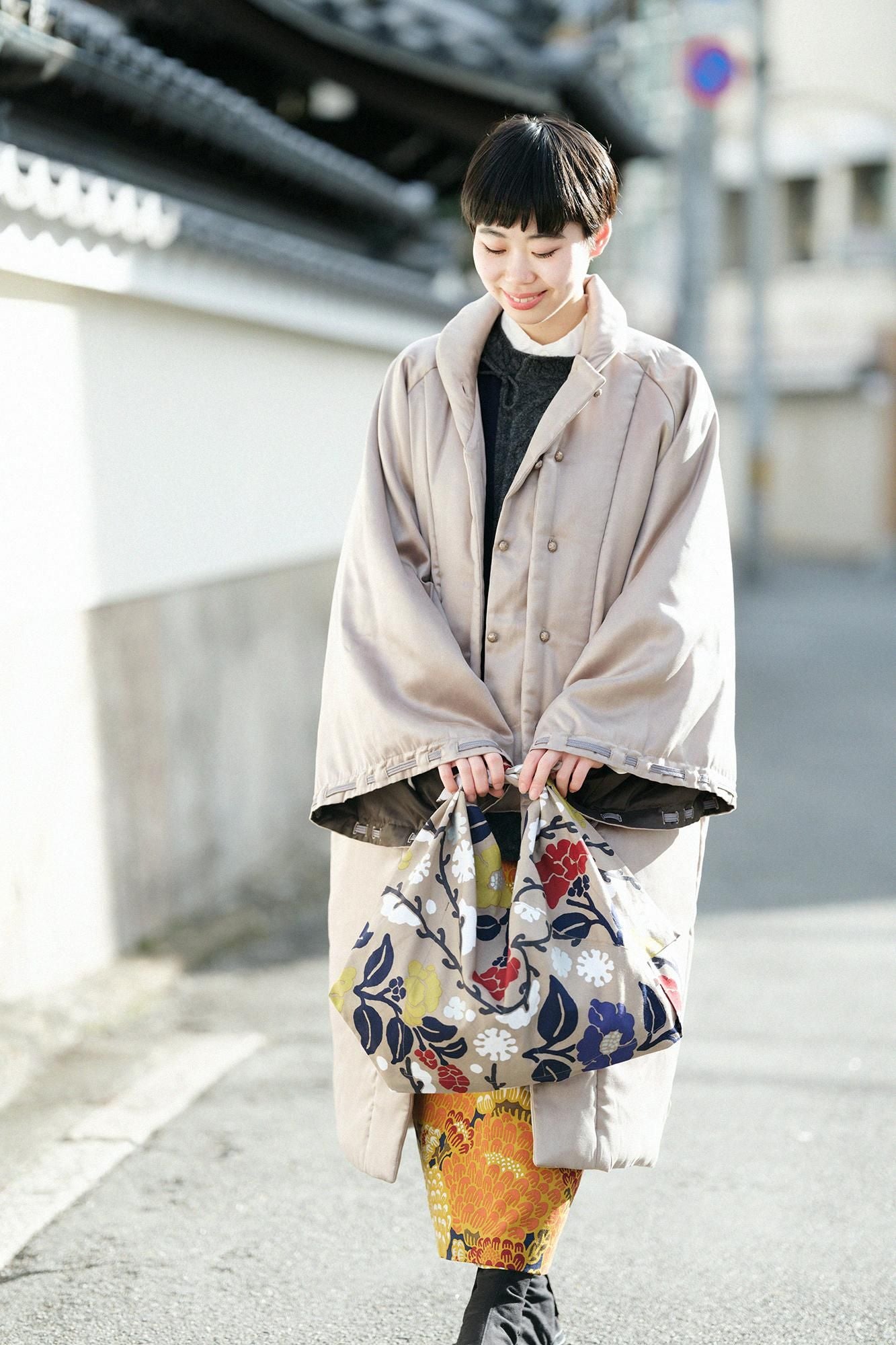 知多木綿 20/20 小巾折 穏(こはばおり おだやか)/雪持柳(ゆきもちやなぎ)に椿(つばき)