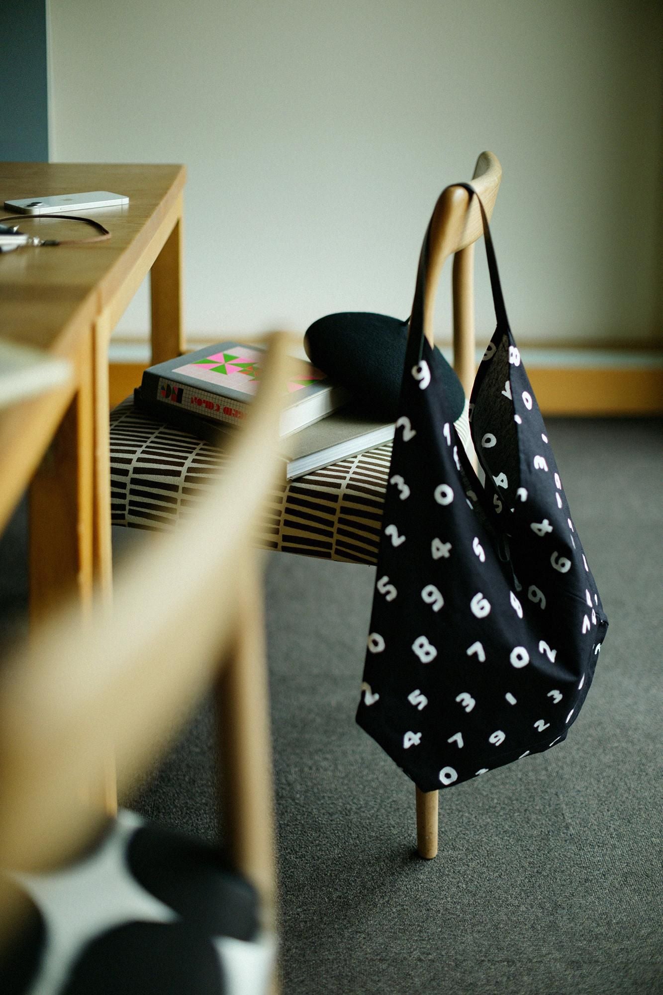 一切袋 穏(いっさいぶくろ おだやか)/SO-SU-U 濡羽色(ぬればいろ)×つくも