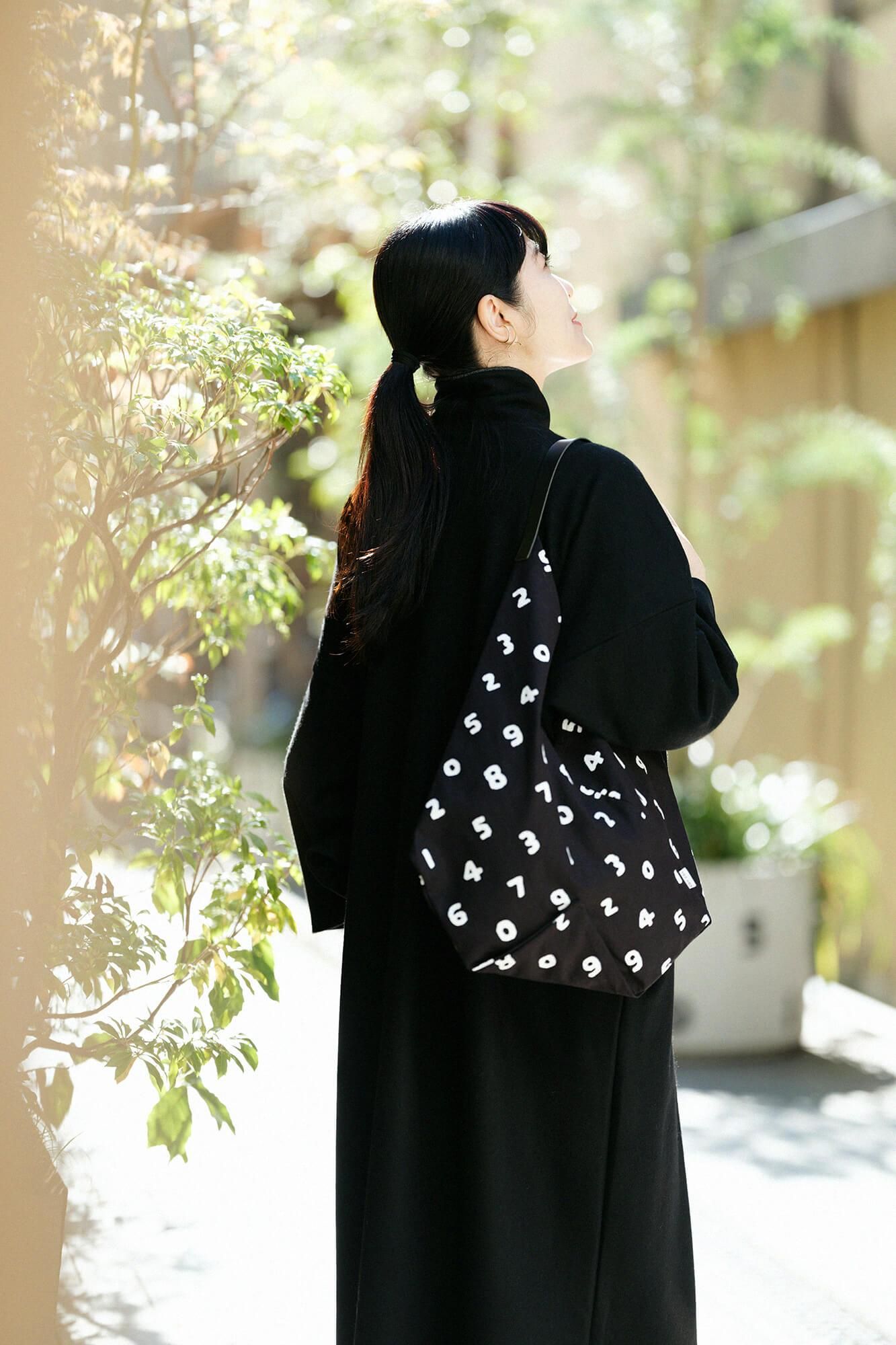 一切袋 穏(いっさいぶくろ おだやか)/SO-SU-U 濡羽色(ぬればいろ)×つくも