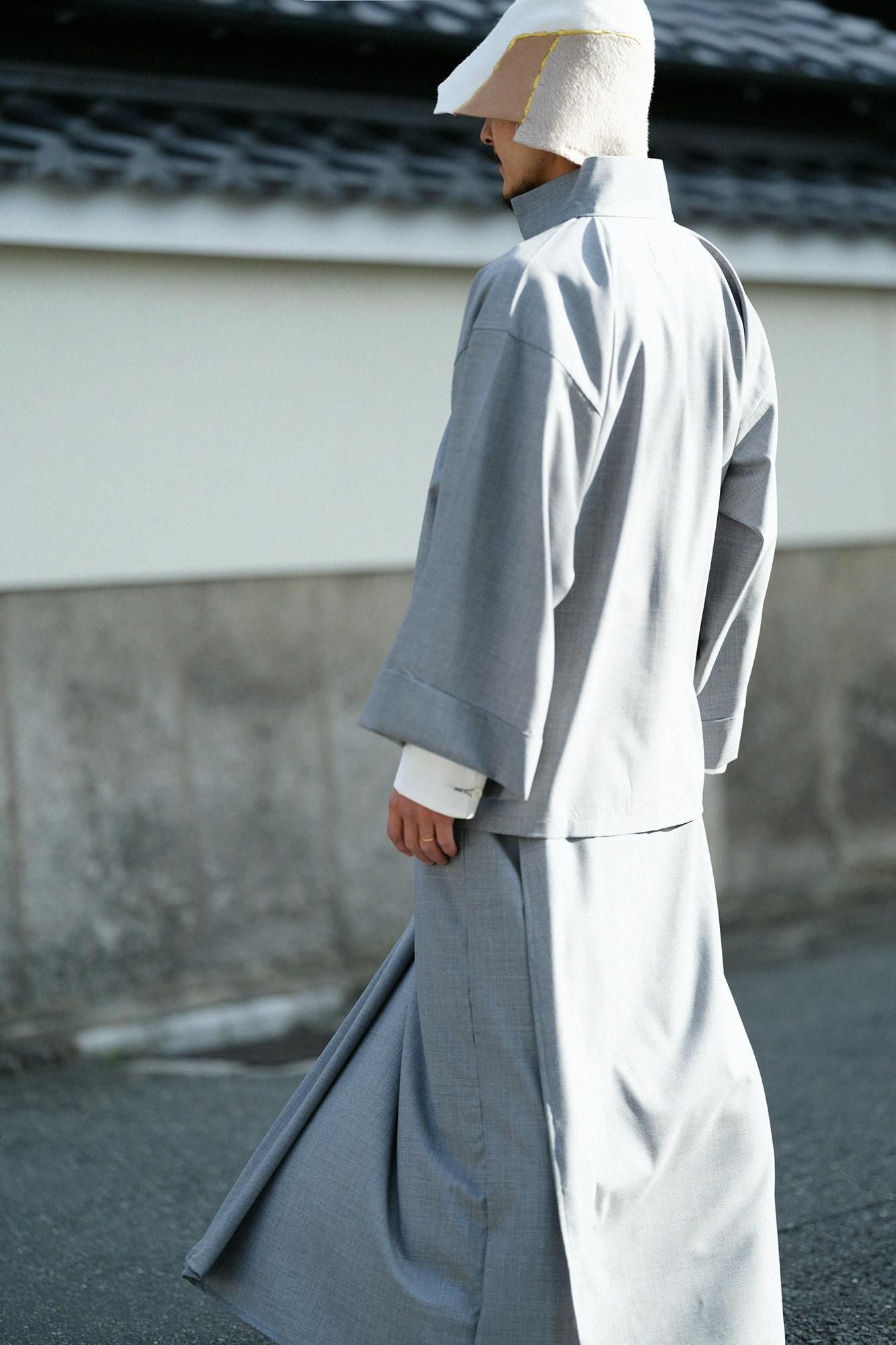 陣風靡梳毛深灰色