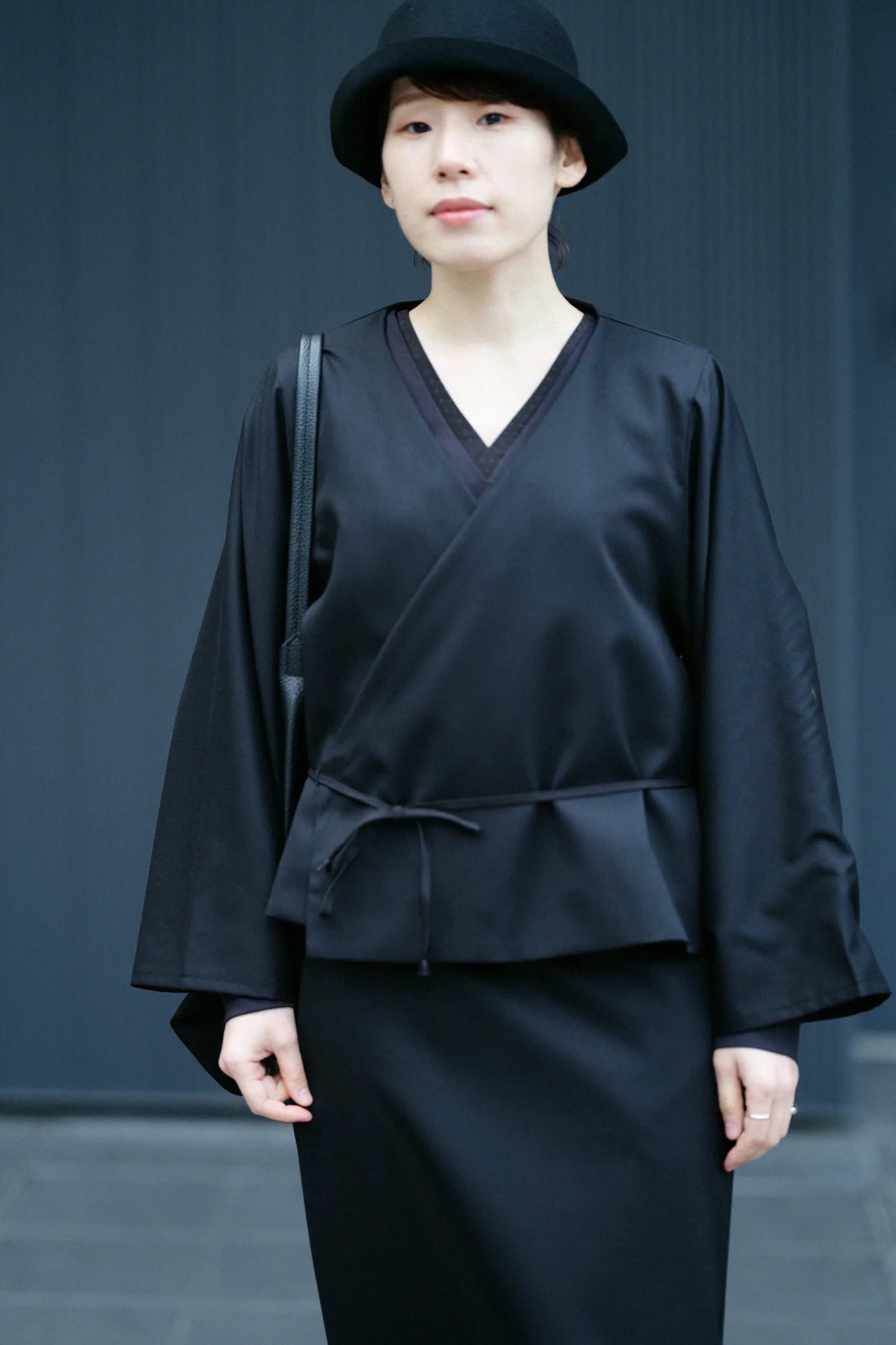 42双 梳毛(そもう) 小袖寛衣(こそでかんい) 袷(あわせ)/濡羽色(ぬればいろ)