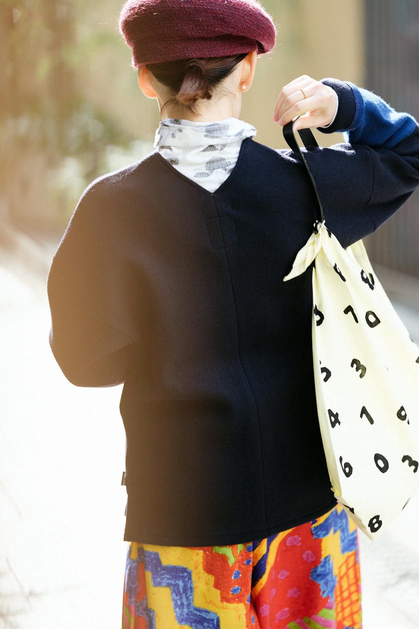 Dual-layered Knit Bi-color Sleeve V Neck Kantoui / Dark Blue