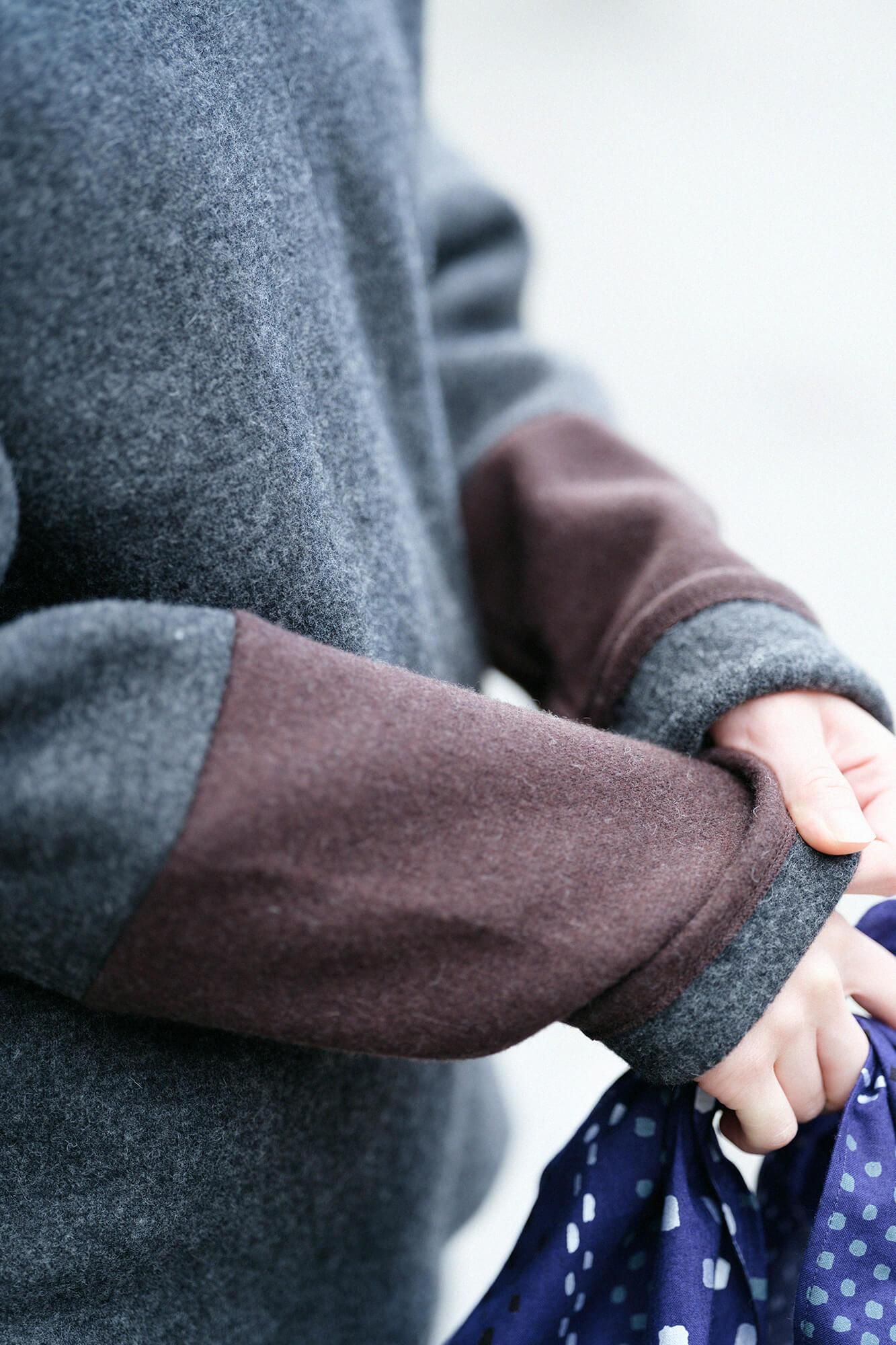 接結梳毛(せっけつそもう) 阿弥(あみ) 違い袖貫頭衣(ちがいそでかんとうい)/杢墨(もくずみ)