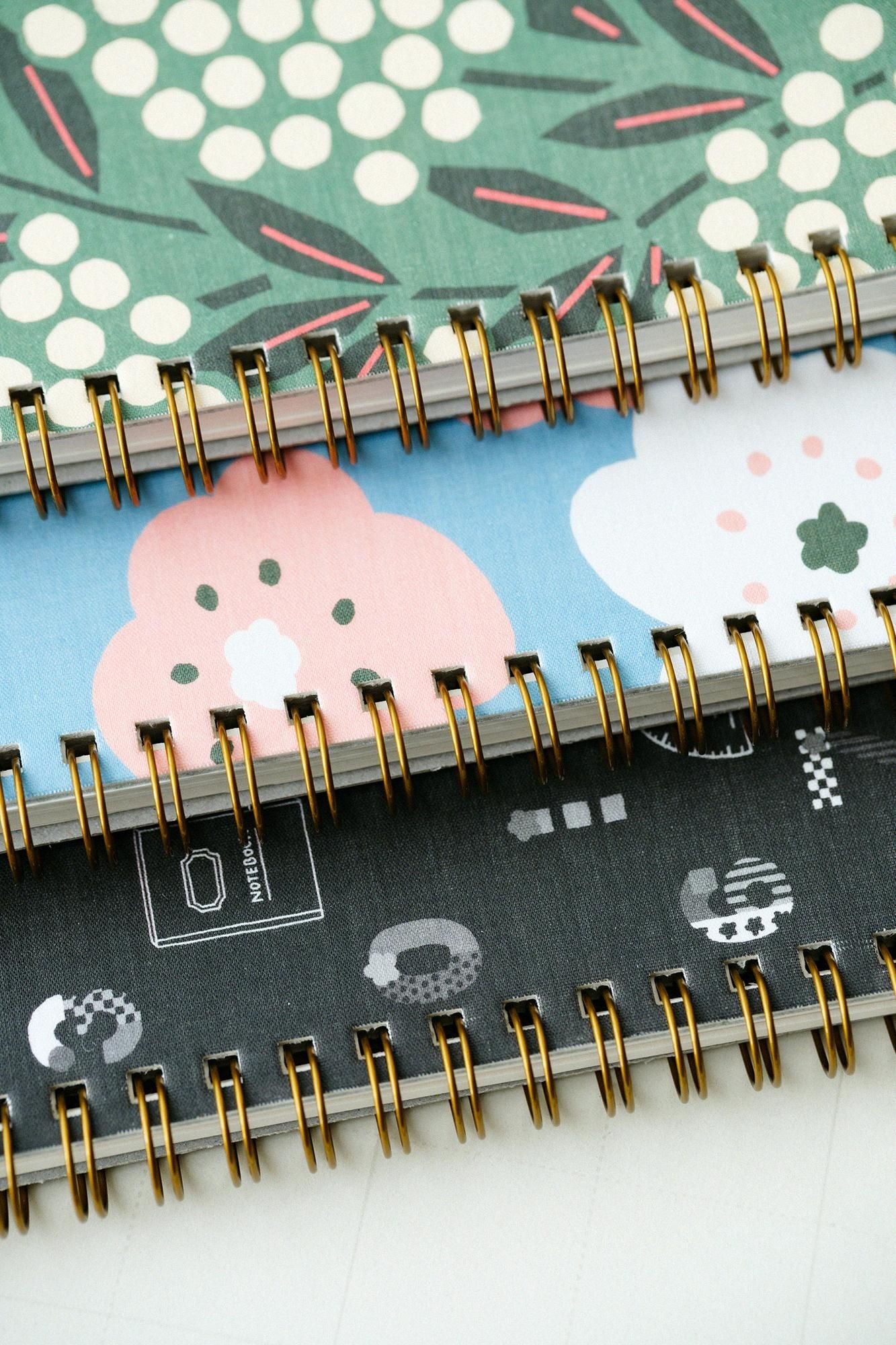 SOU・SOU×誠品書店 B6 線圈筆記本 / 南天竹 山