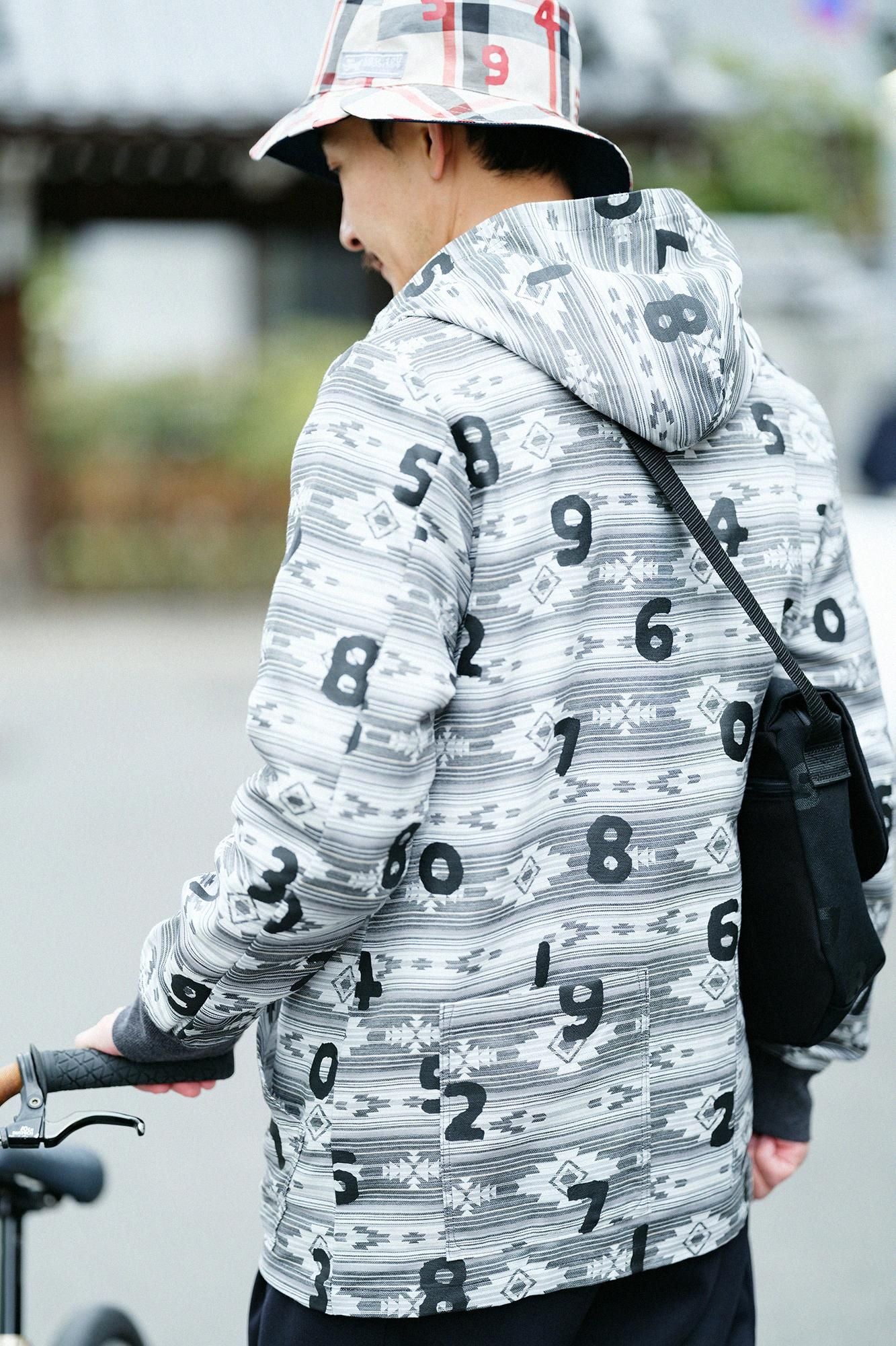 ナバホジャカール BIKEパーカー/SO-SU-U 濃灰(こいはい)