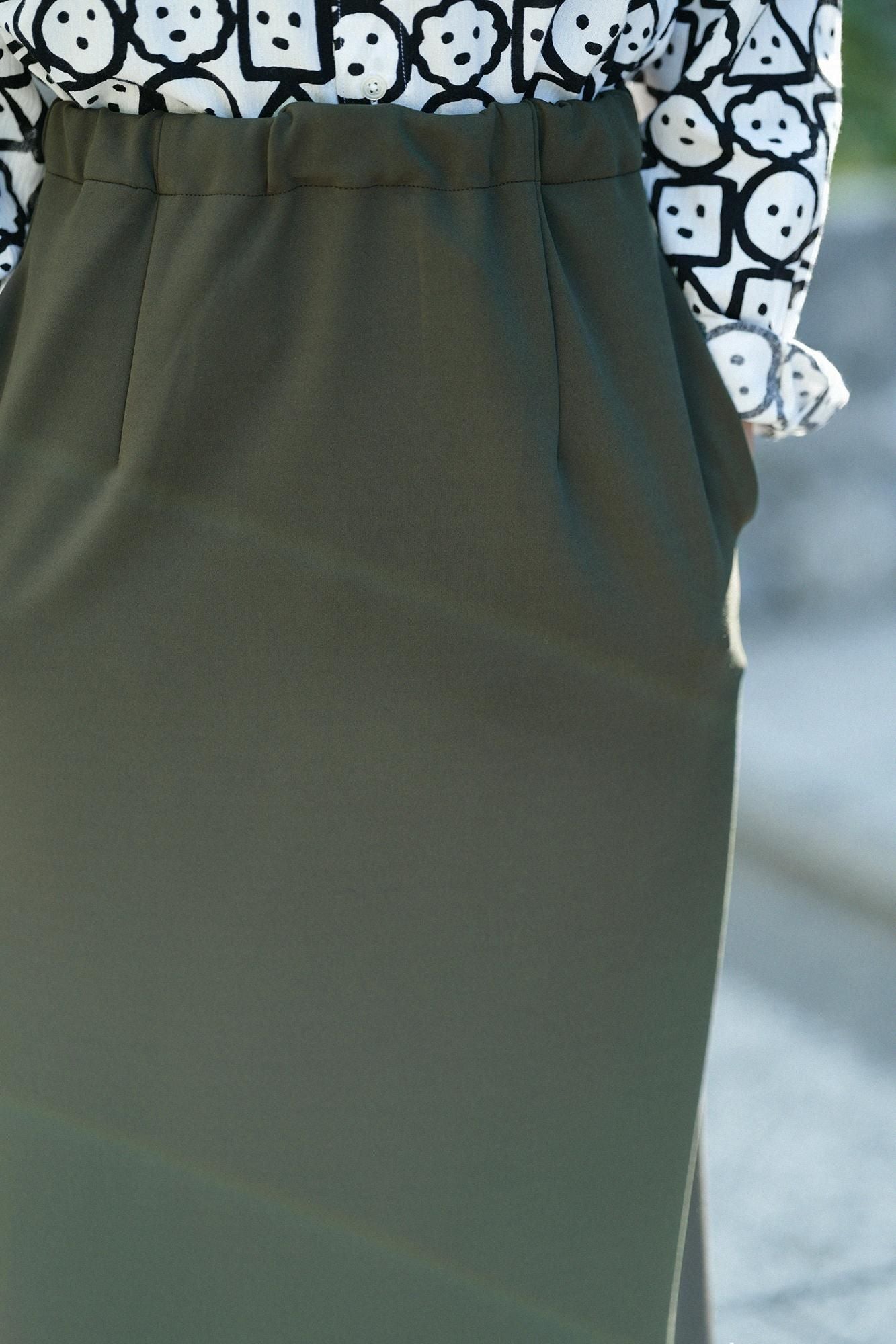 Enger Rock/Rikancha aus 2-Wege-Stretch-Kartonstrick