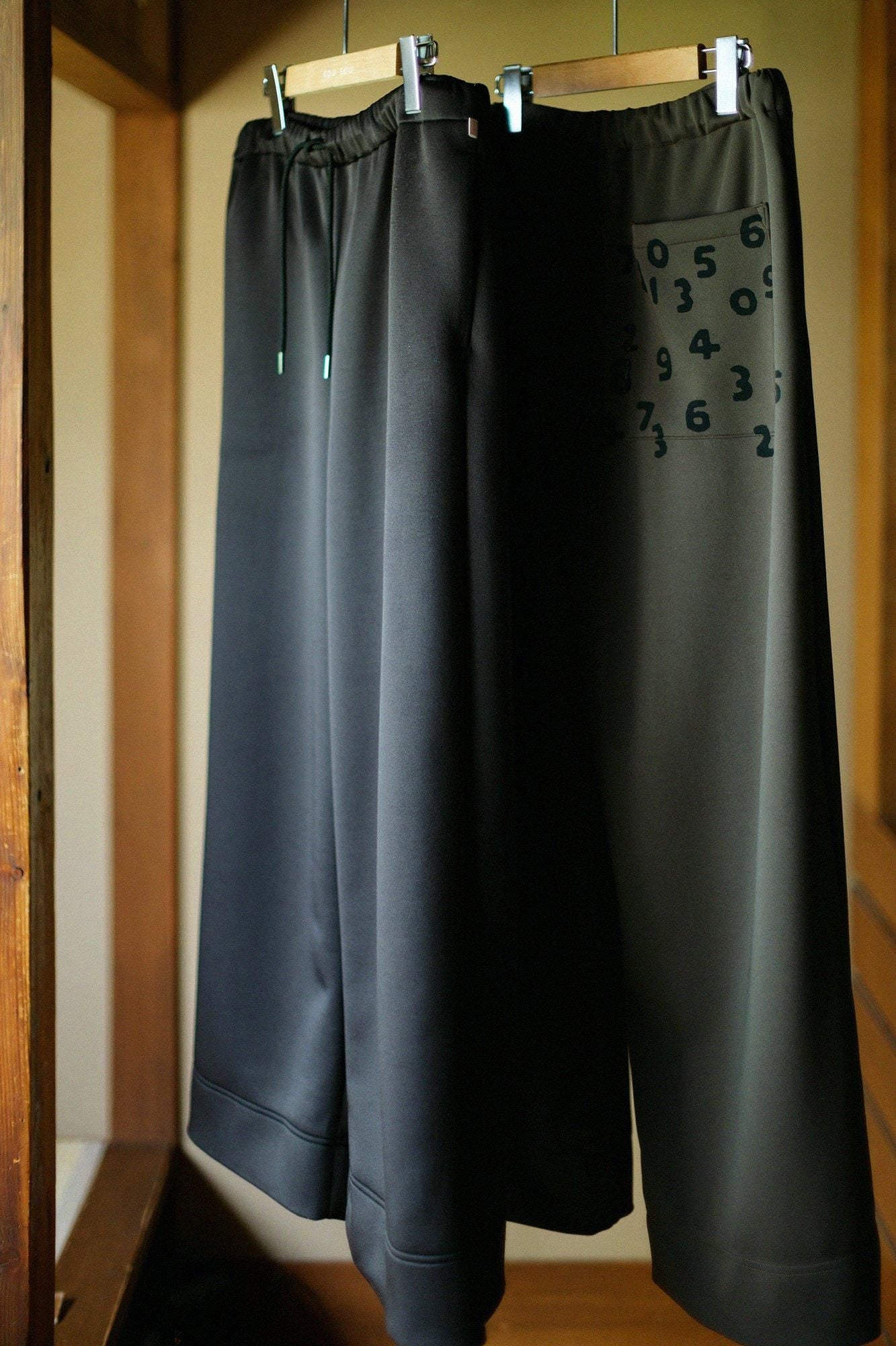 2WAY Stretch Cardboard Knit Wide Pants / Black