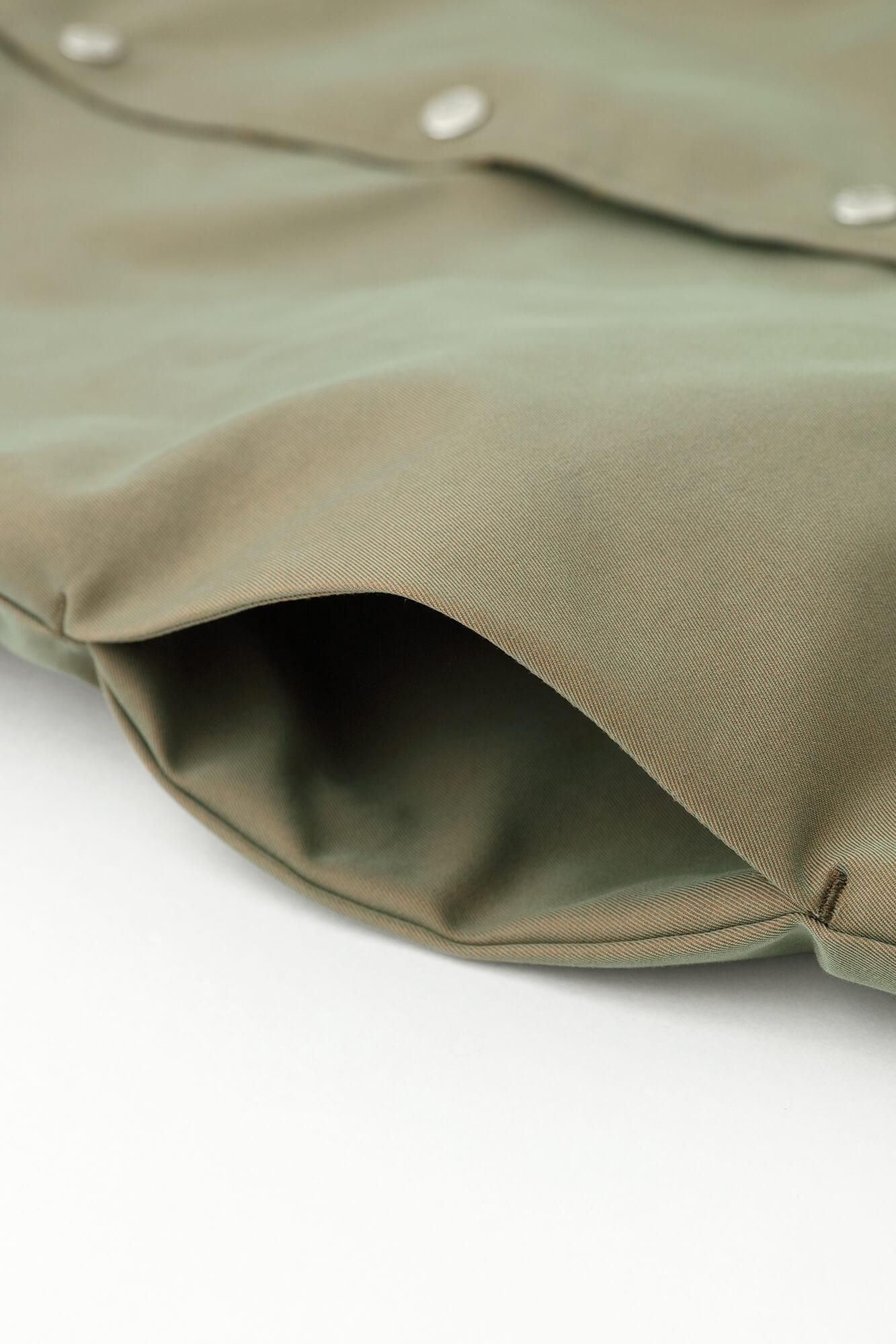 【net限定】60双ギャバジン リバーシブルブルゾン/鶯茶(うぐいすちゃ)×華麗(かれい) 緑玉色(りょくぎょくいろ)