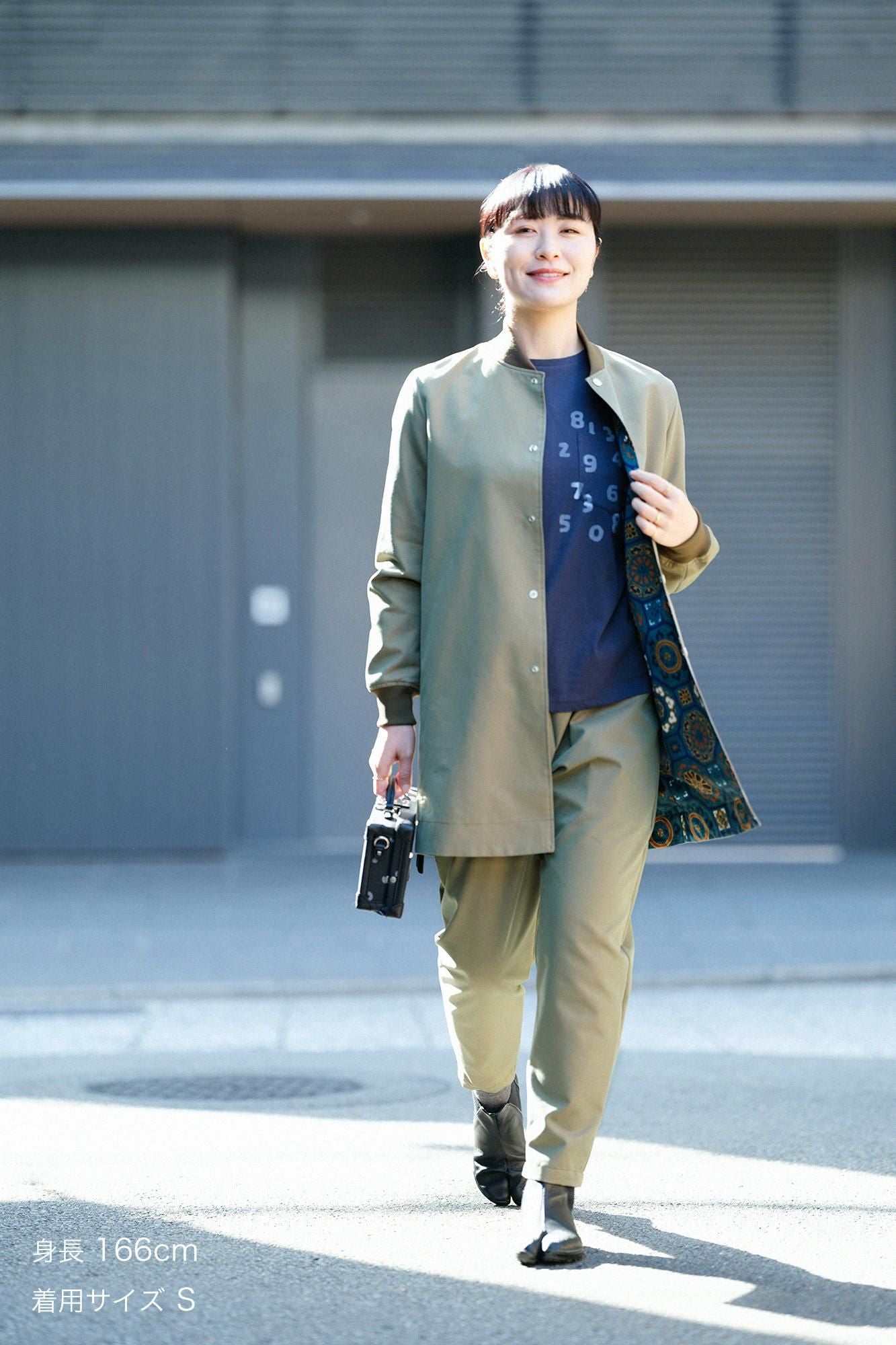 【net限定】60双ギャバジン リバーシブルブルゾン/鶯茶(うぐいすちゃ)×華麗(かれい) 緑玉色(りょくぎょくいろ)