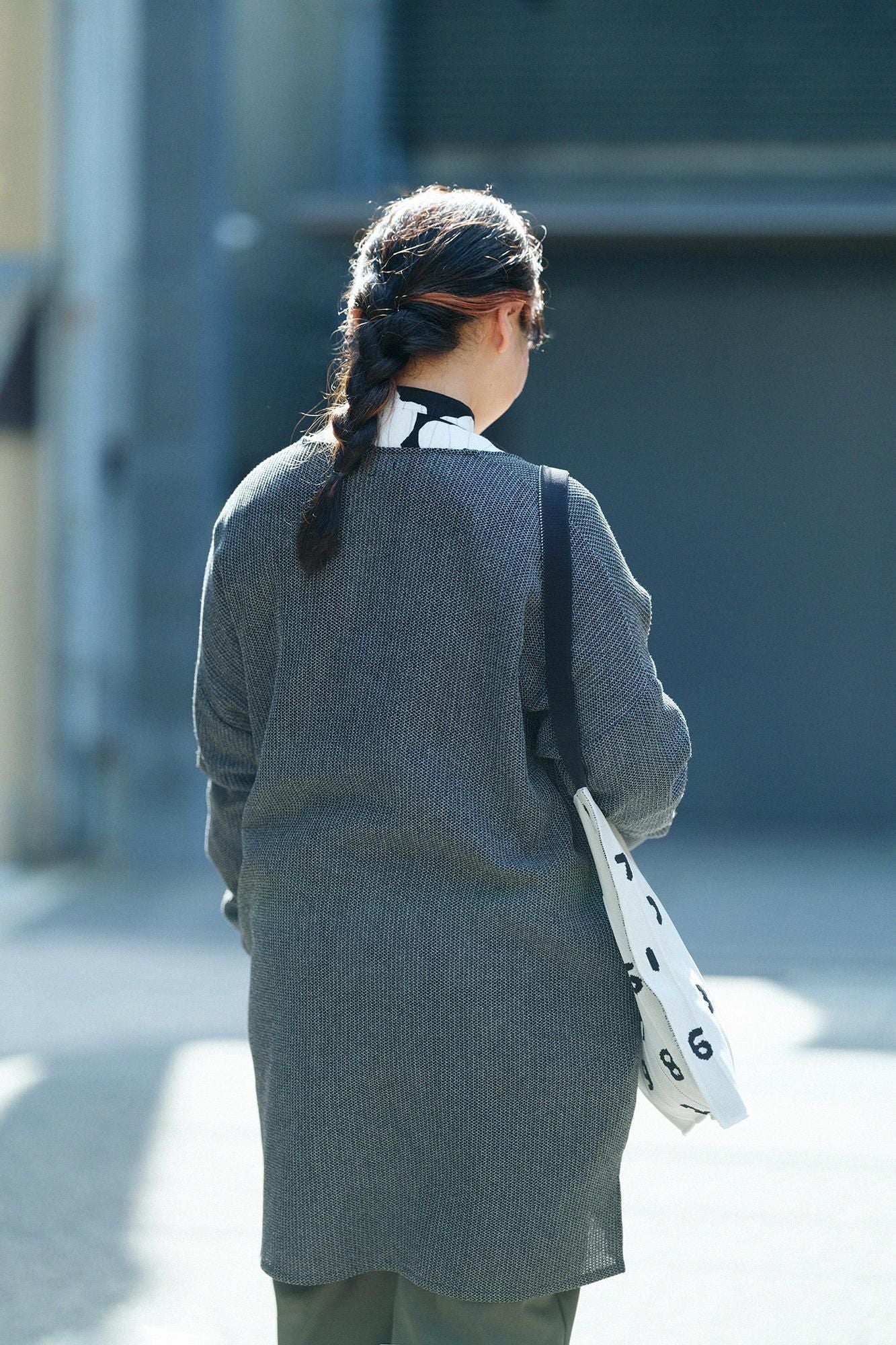 拉舍爾經編V領 輕型外套/深灰色