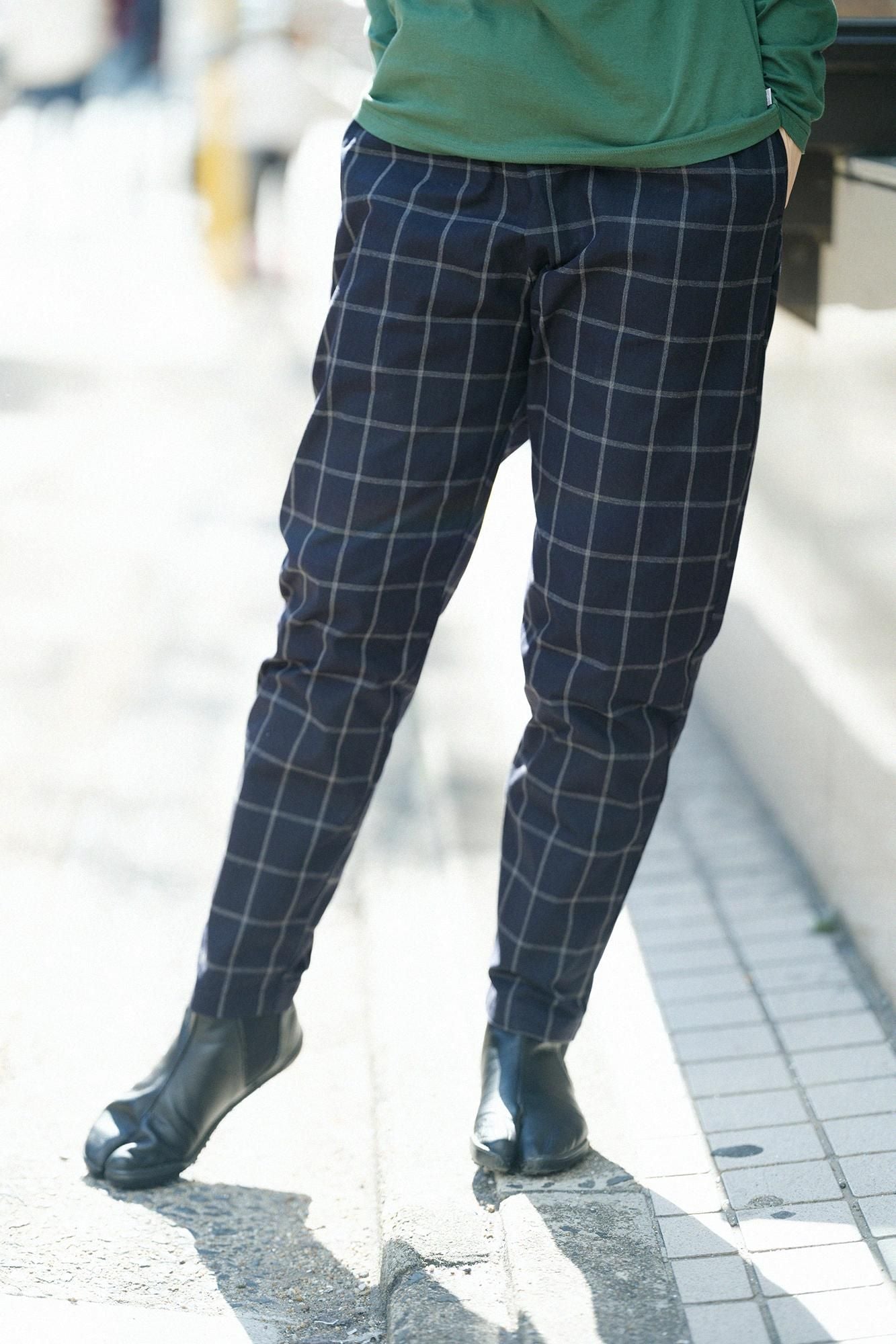 高密度防絨布 休閒窄管長褲/暗藍色格紋