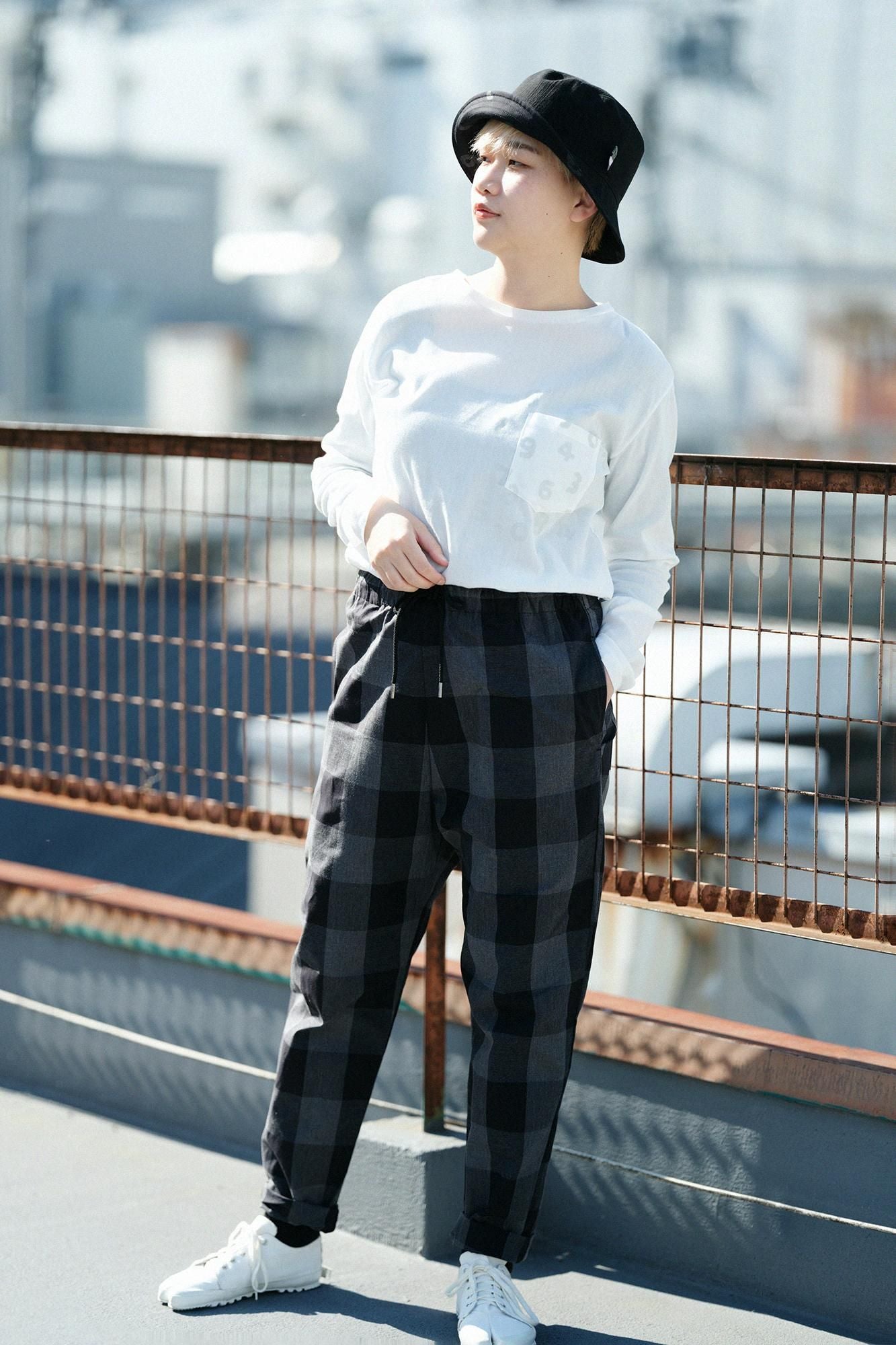 高密度防絨布 休閒窄管長褲/黑色大格紋