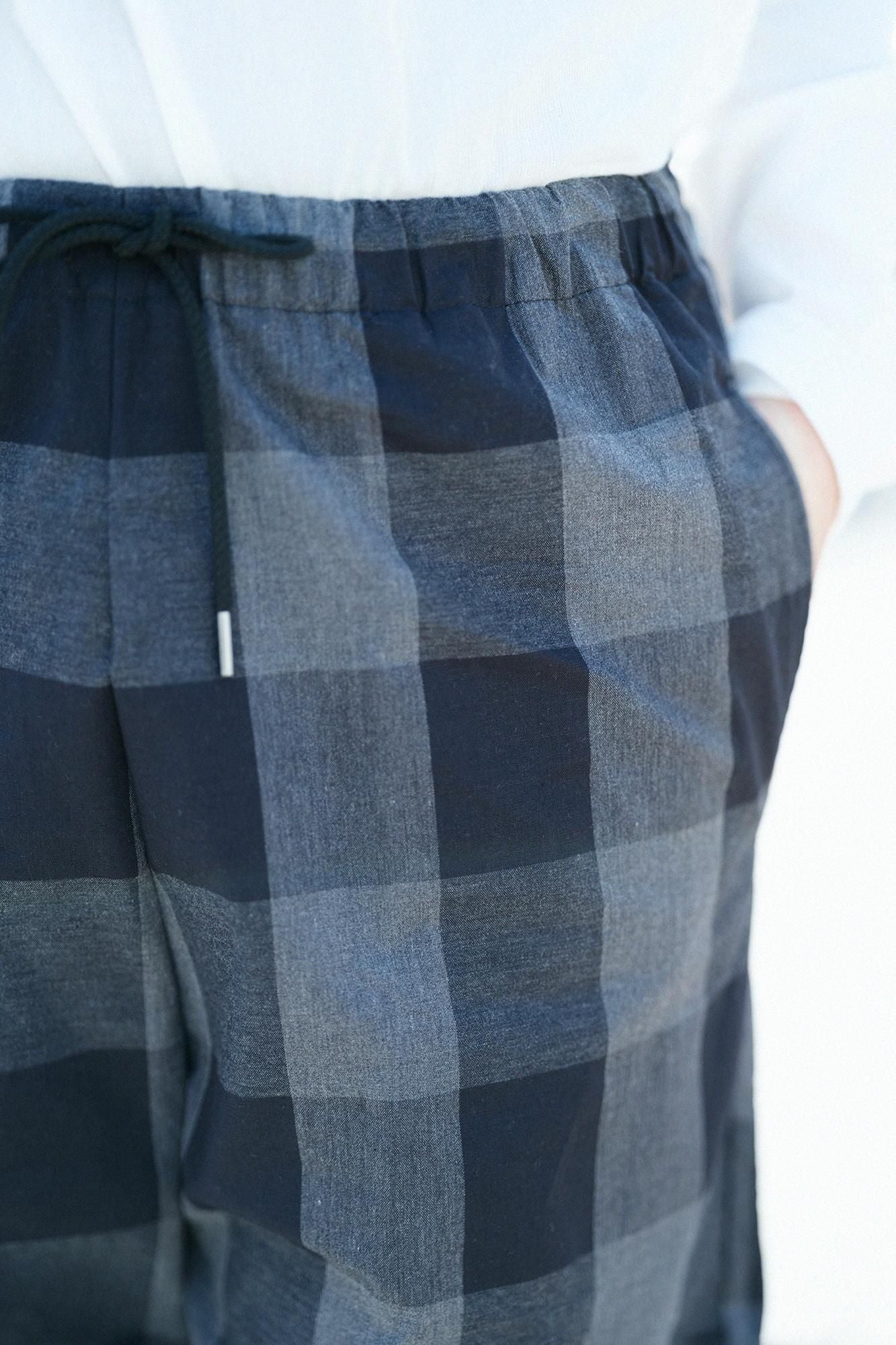 高密度防絨布 休閒窄管長褲/黑色大格紋