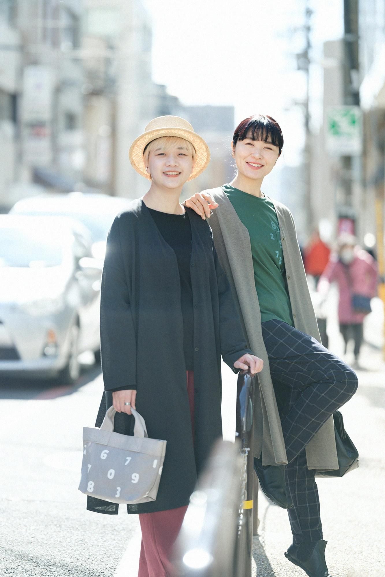 綿麻混 リランチェ(R) Vネック ライトコート/濡羽色(ぬればいろ)