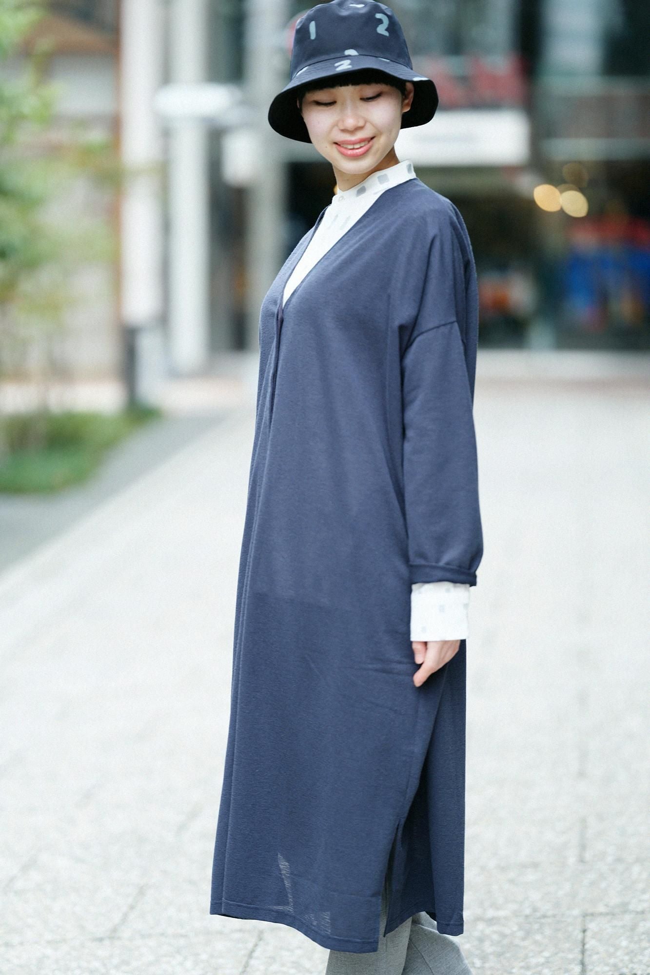 綿麻混 リランチェ(R) Vネック ライトコート/留紺(とめこん)