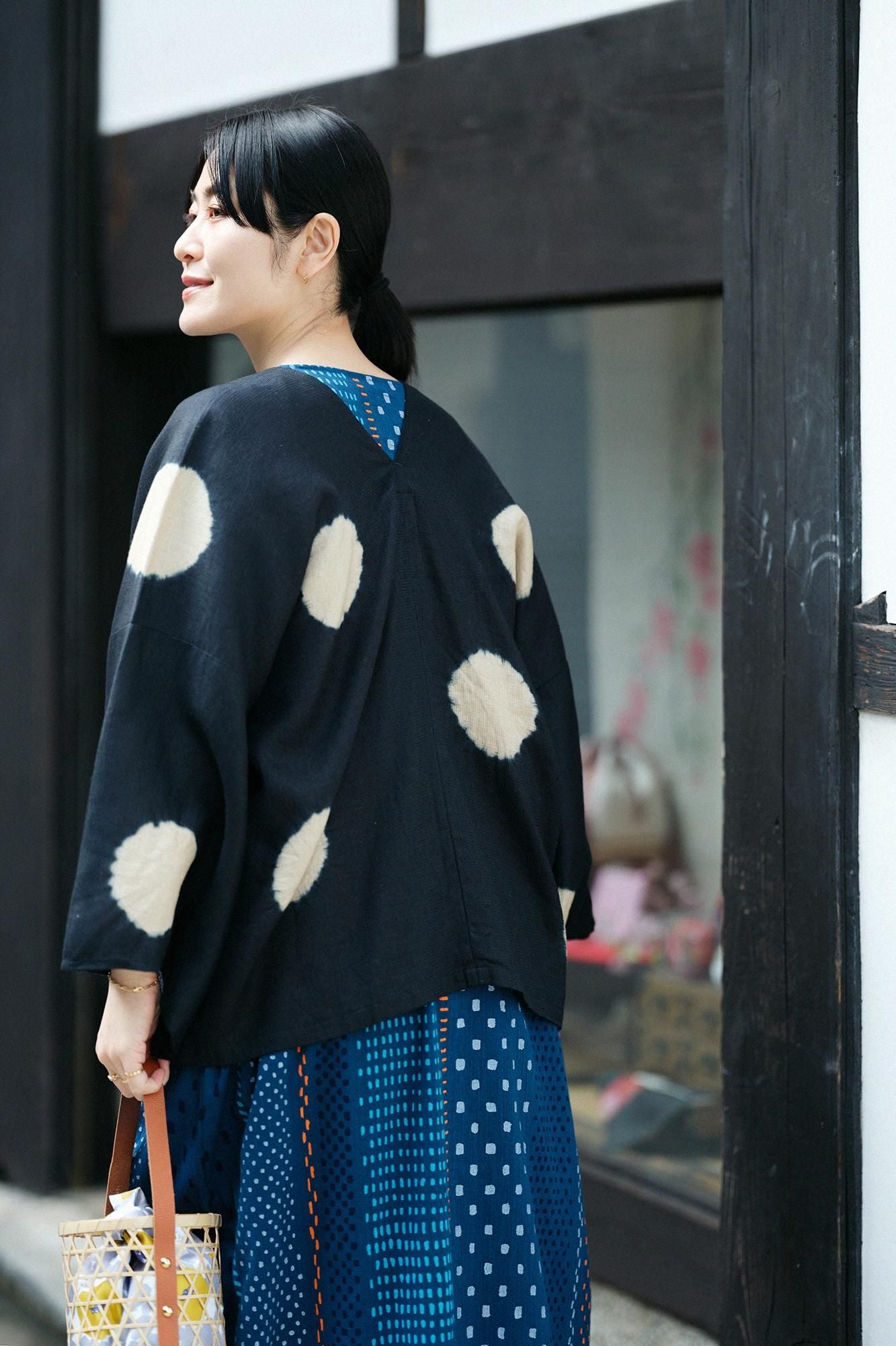 Konsei Tie-dye Linen Hatsuki Cardigan / Large Polka Dots Black × Hazelnut Color