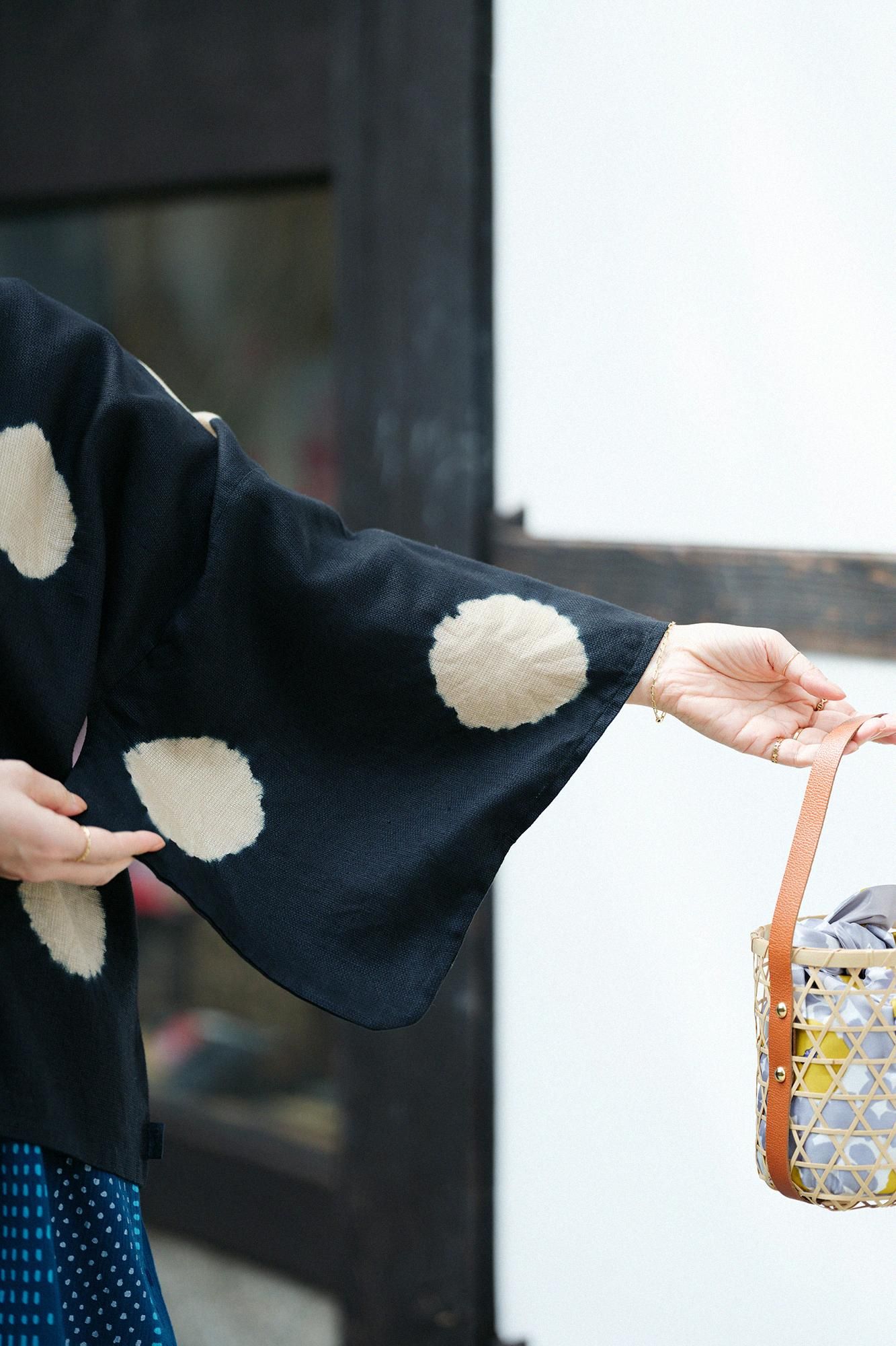 Konsei Tie-dye Linen Hatsuki Cardigan / Large Polka Dots Black × Hazelnut Color
