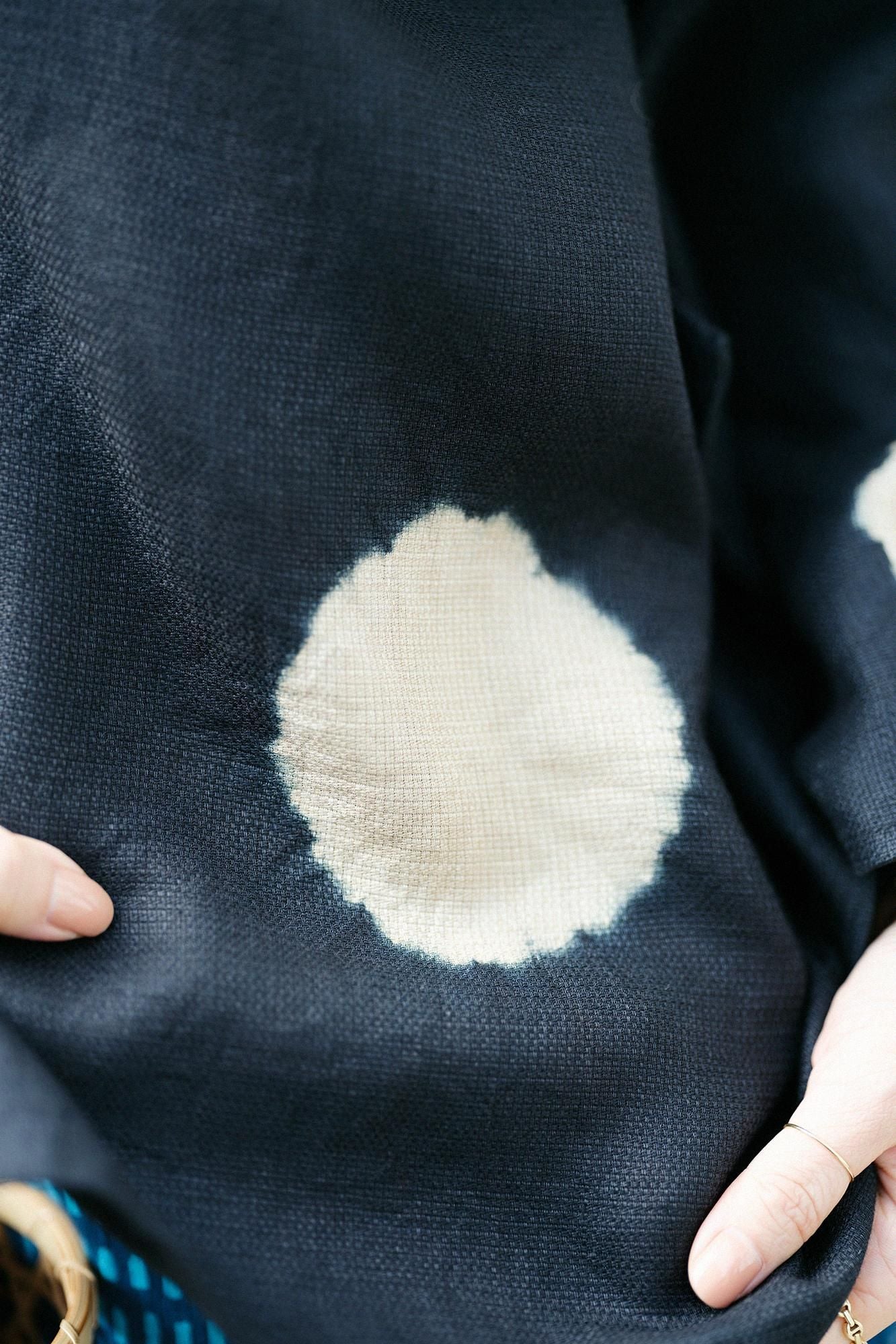 Konsei Tie-dye Linen Hatsuki Cardigan / Large Polka Dots Black × Hazelnut Color