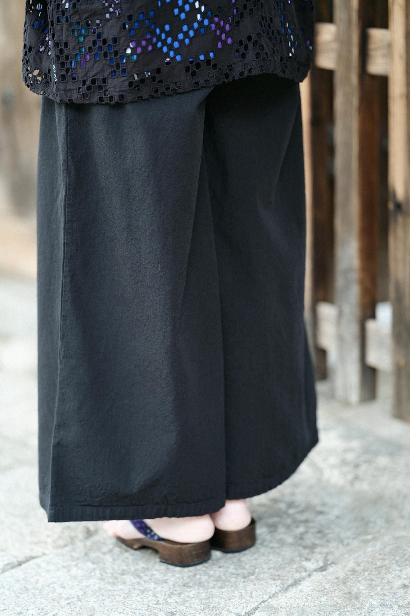 Isemomen Cotton 20/20 Wide-legged Pants / Black
