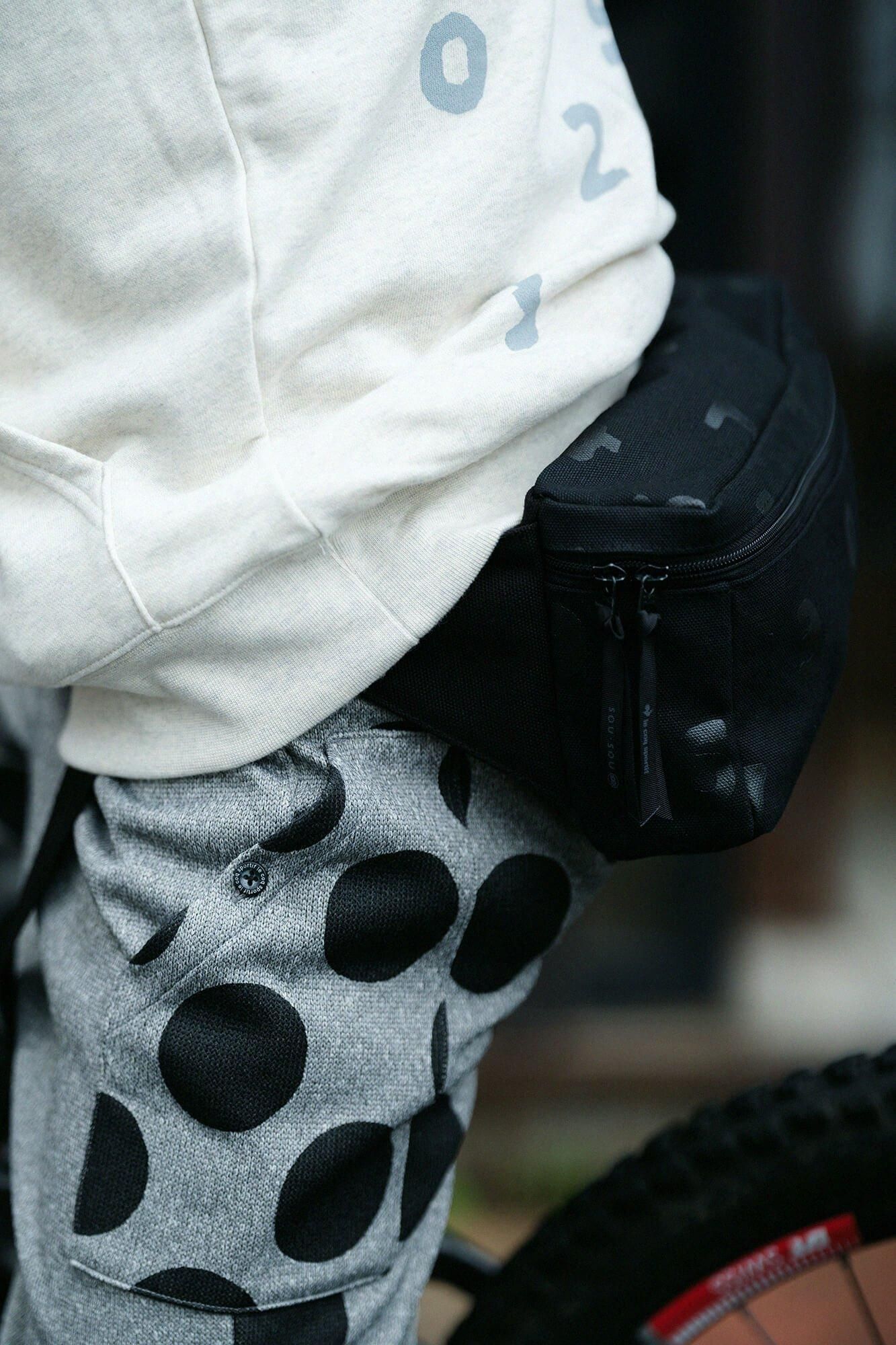 BOX ボディバッグ 2.6/SO-SU-U 濡羽色(ぬればいろ)×濡羽色(ぬればいろ)