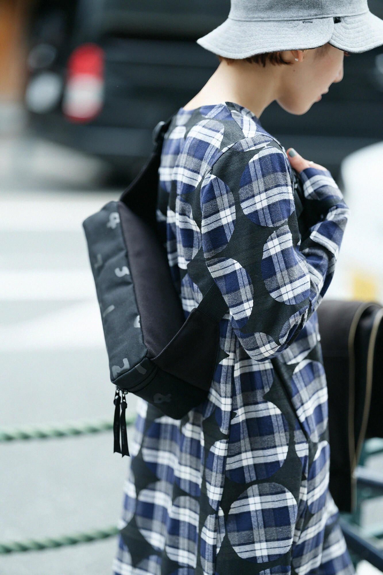 BOX ボディバッグ 2.6/SO-SU-U 濡羽色(ぬればいろ)×濡羽色(ぬればいろ)