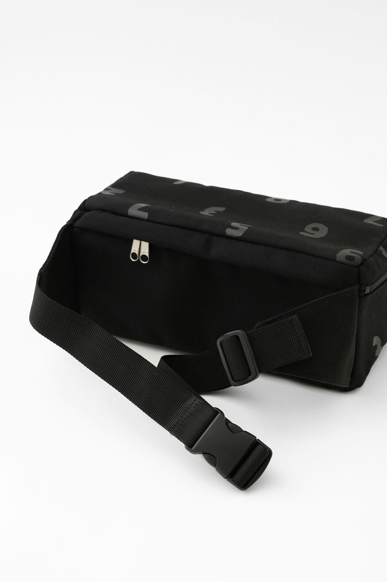 BOX ボディバッグ 5.2/SO-SU-U 濡羽色(ぬればいろ)×濡羽色(ぬればいろ)