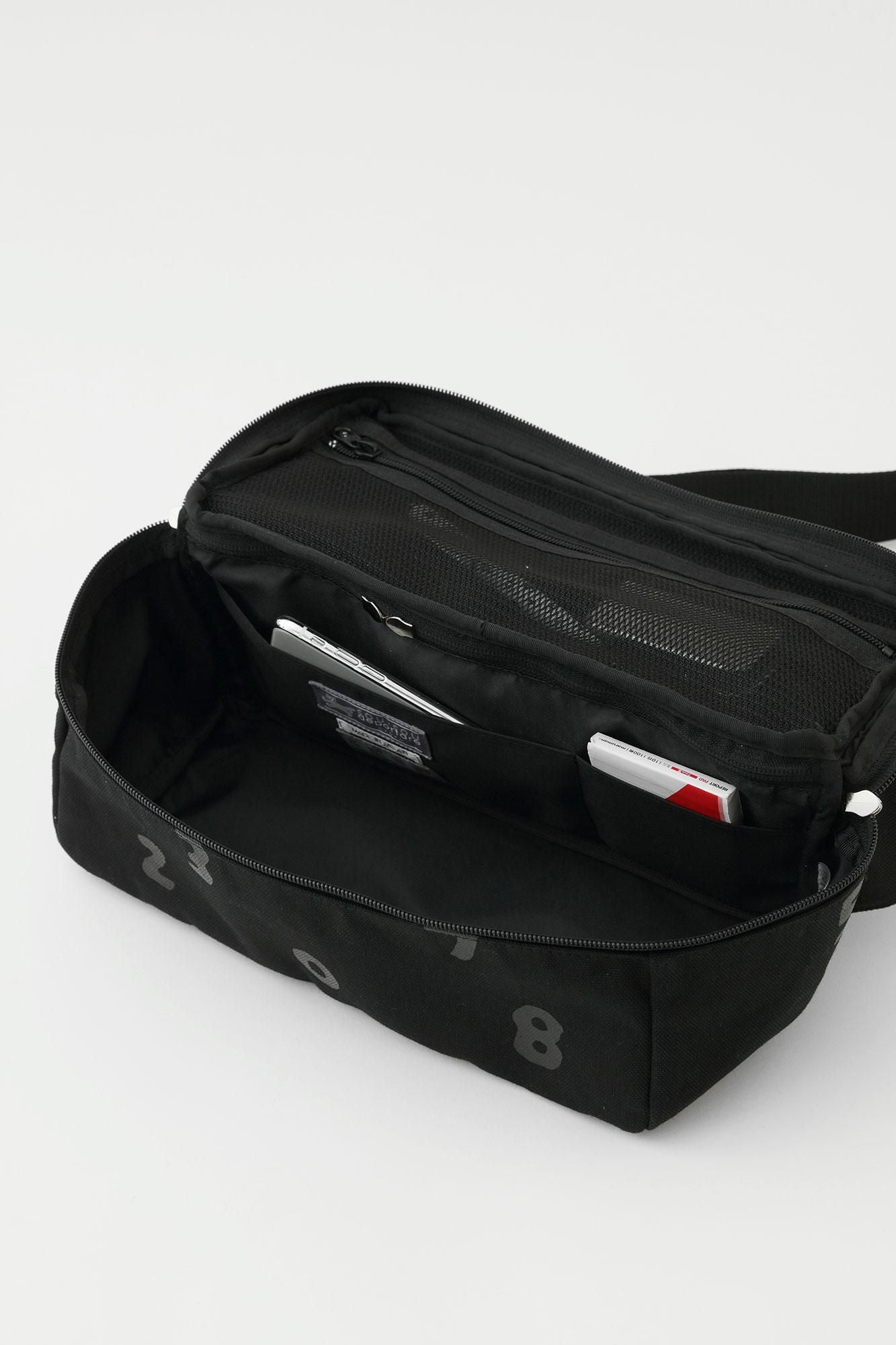 BOX ボディバッグ 5.2/SO-SU-U 濡羽色(ぬればいろ)×濡羽色(ぬればいろ)