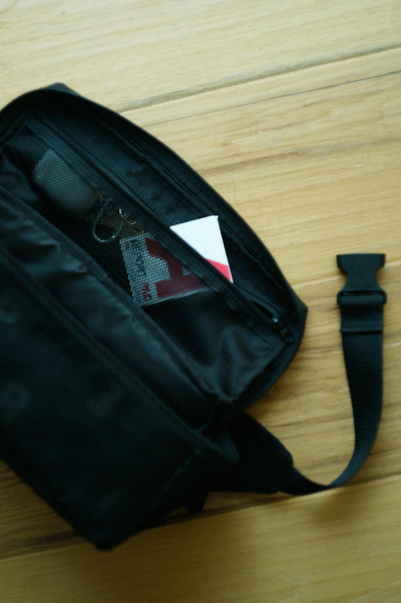 BOX ボディバッグ 5.2/SO-SU-U 濡羽色(ぬればいろ)×濡羽色(ぬればいろ)