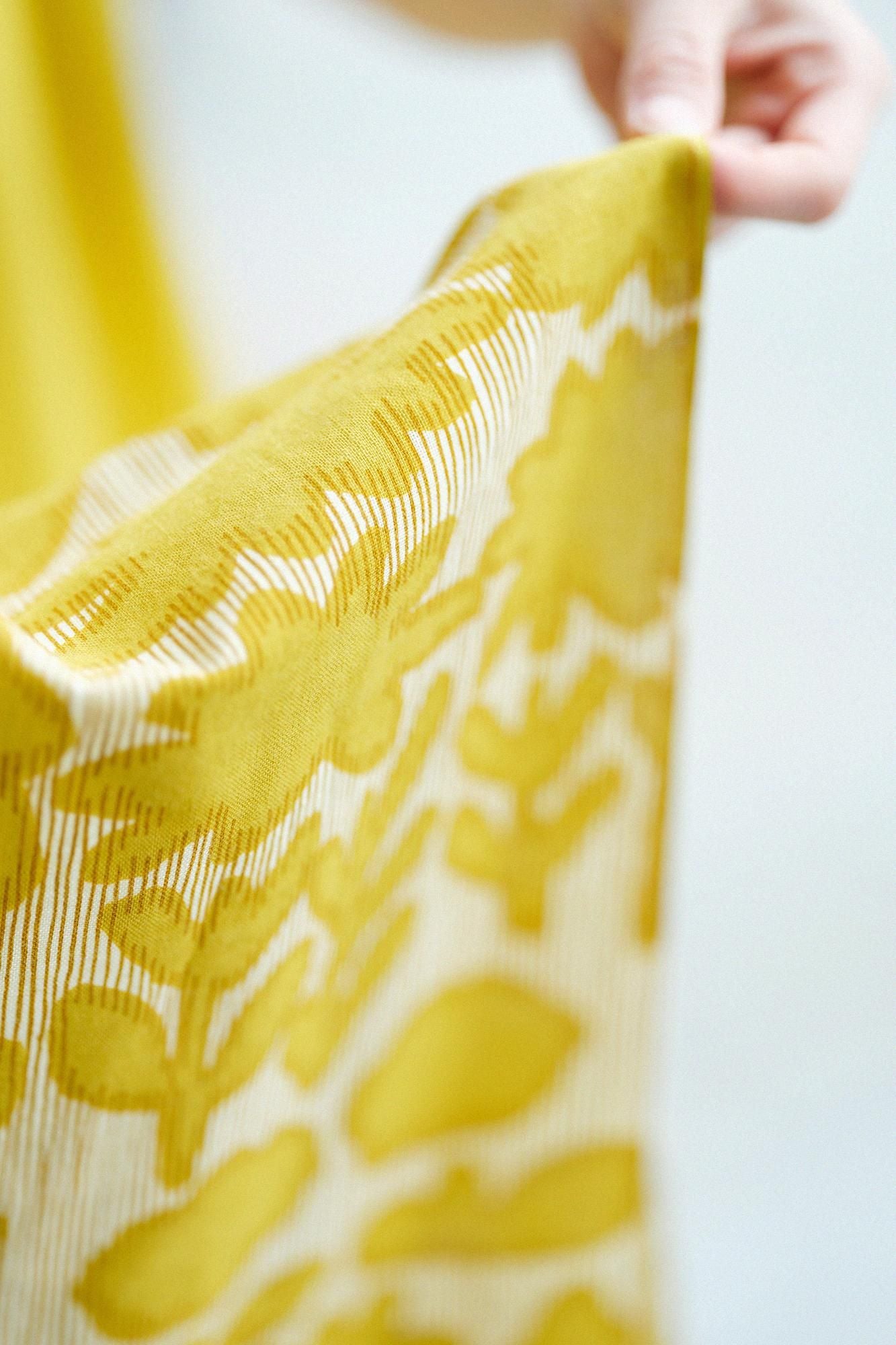 Isemomen Cotton Short Scarf / Shadow of Flowers