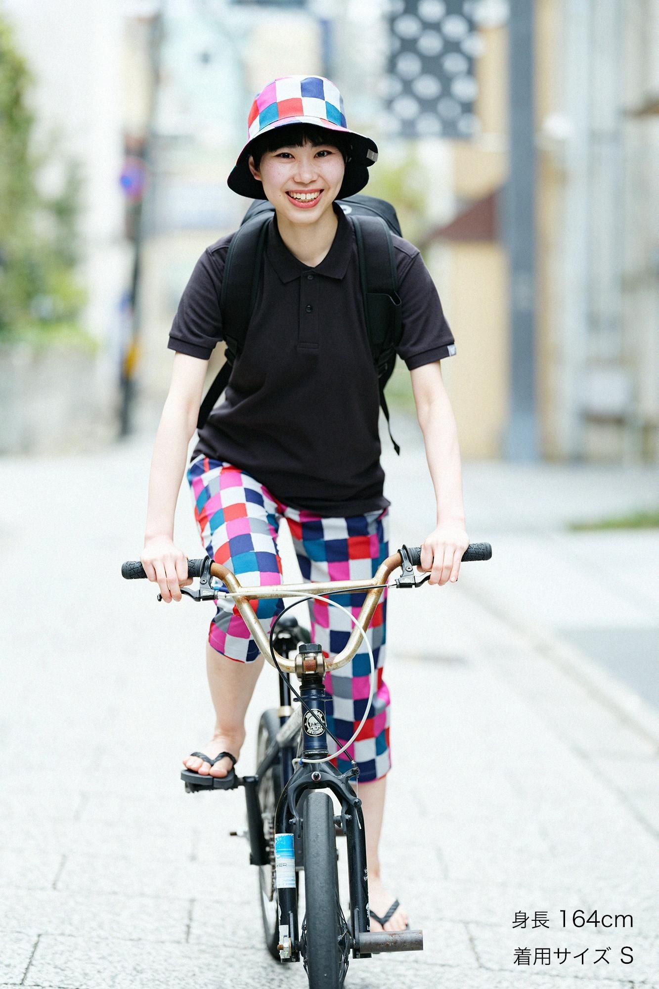 SO-SU-U Kurzarm-Poloshirt/Schwarz