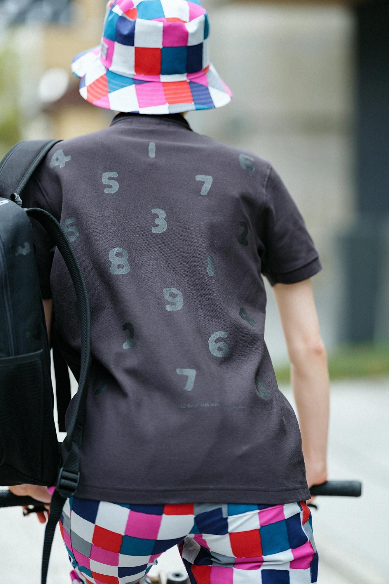 SO-SU-U Kurzarm-Poloshirt/Schwarz