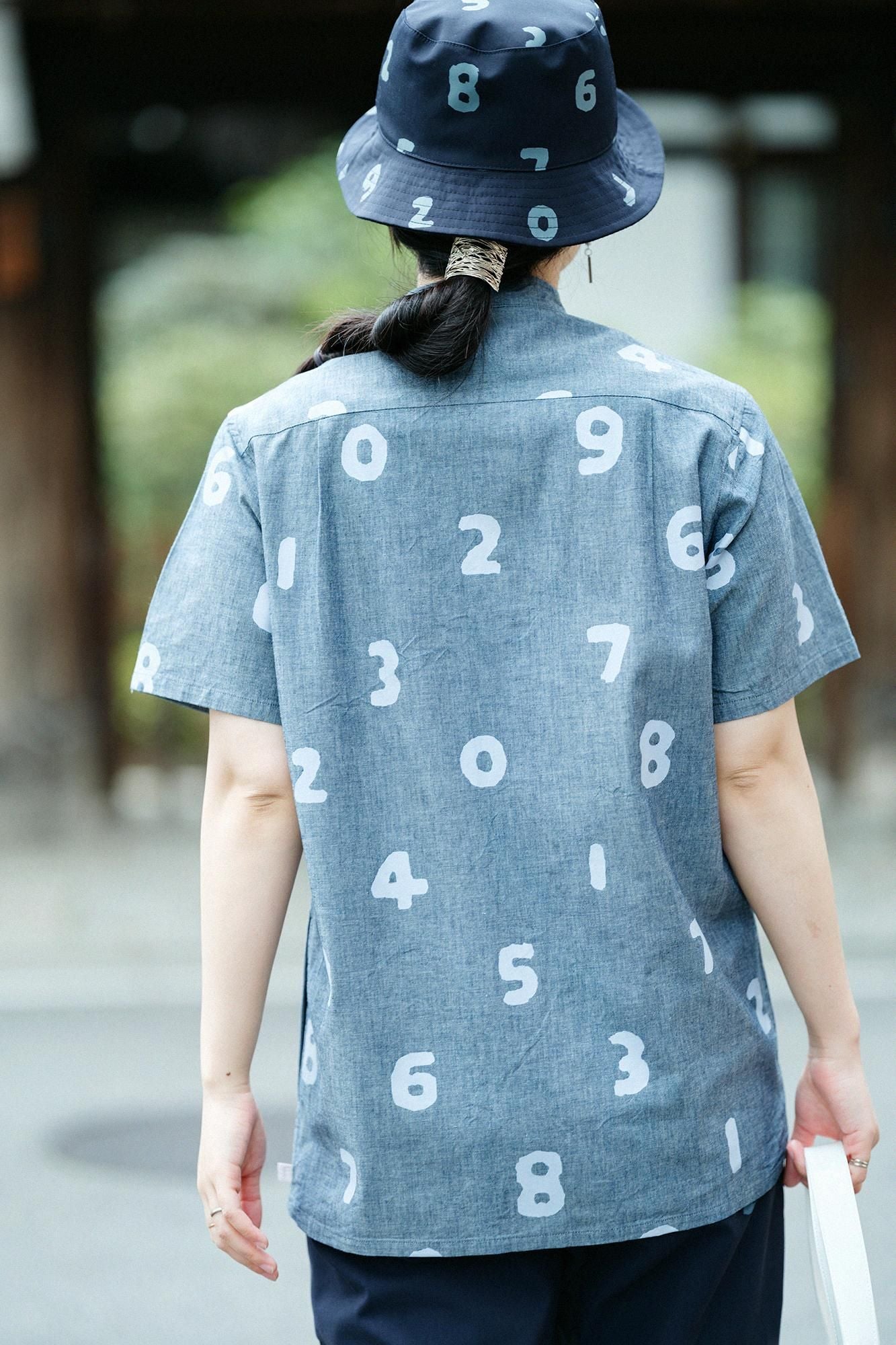 【net限定30%OFF】インディゴシャンブレー織 スタンドカラー半袖シャツ SP/SO-SU-U 杢紺(もくこん)