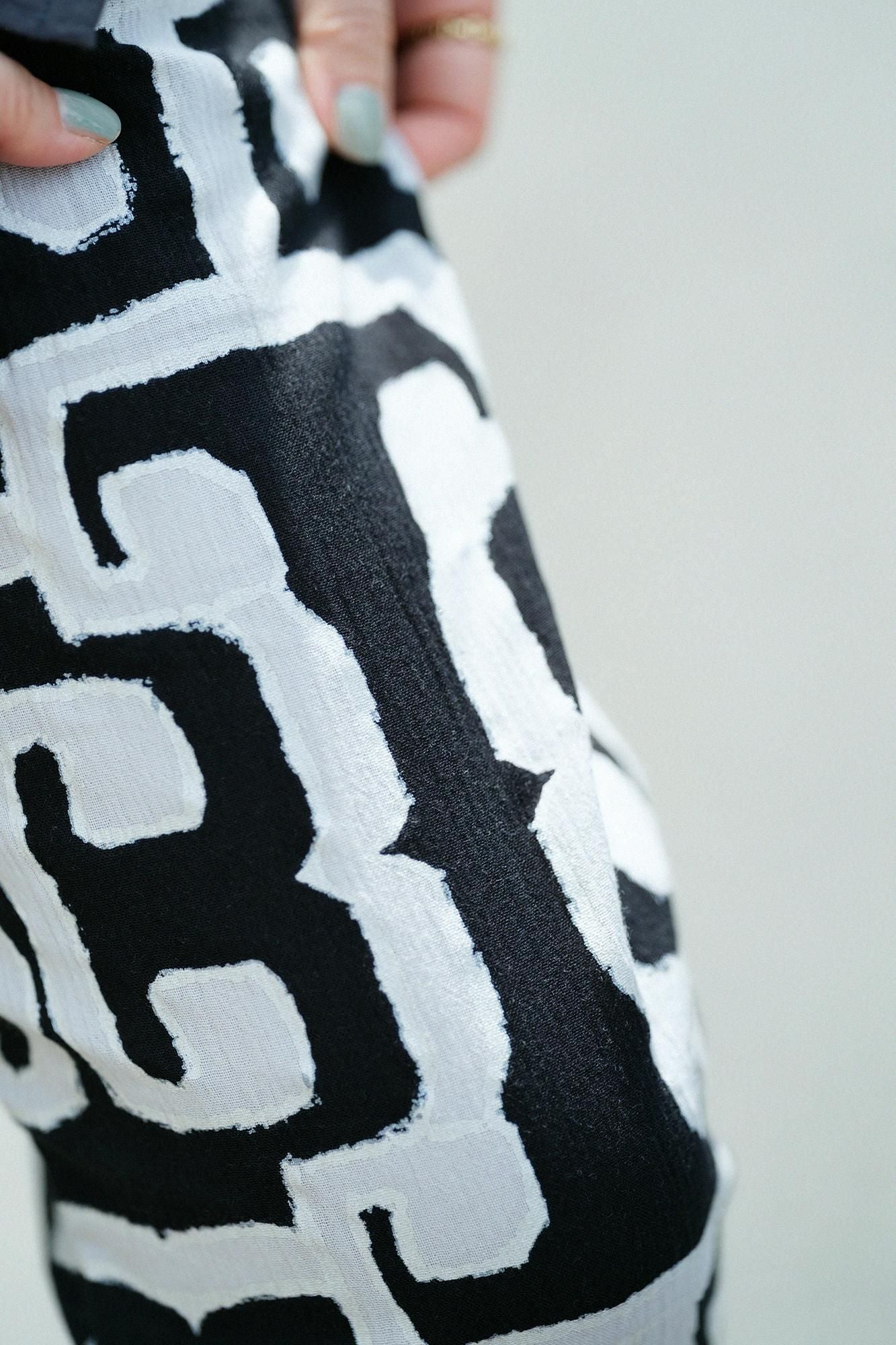 Chizimi Cotton 20/20 Easy Tapered Pants/Primitive Sculpture