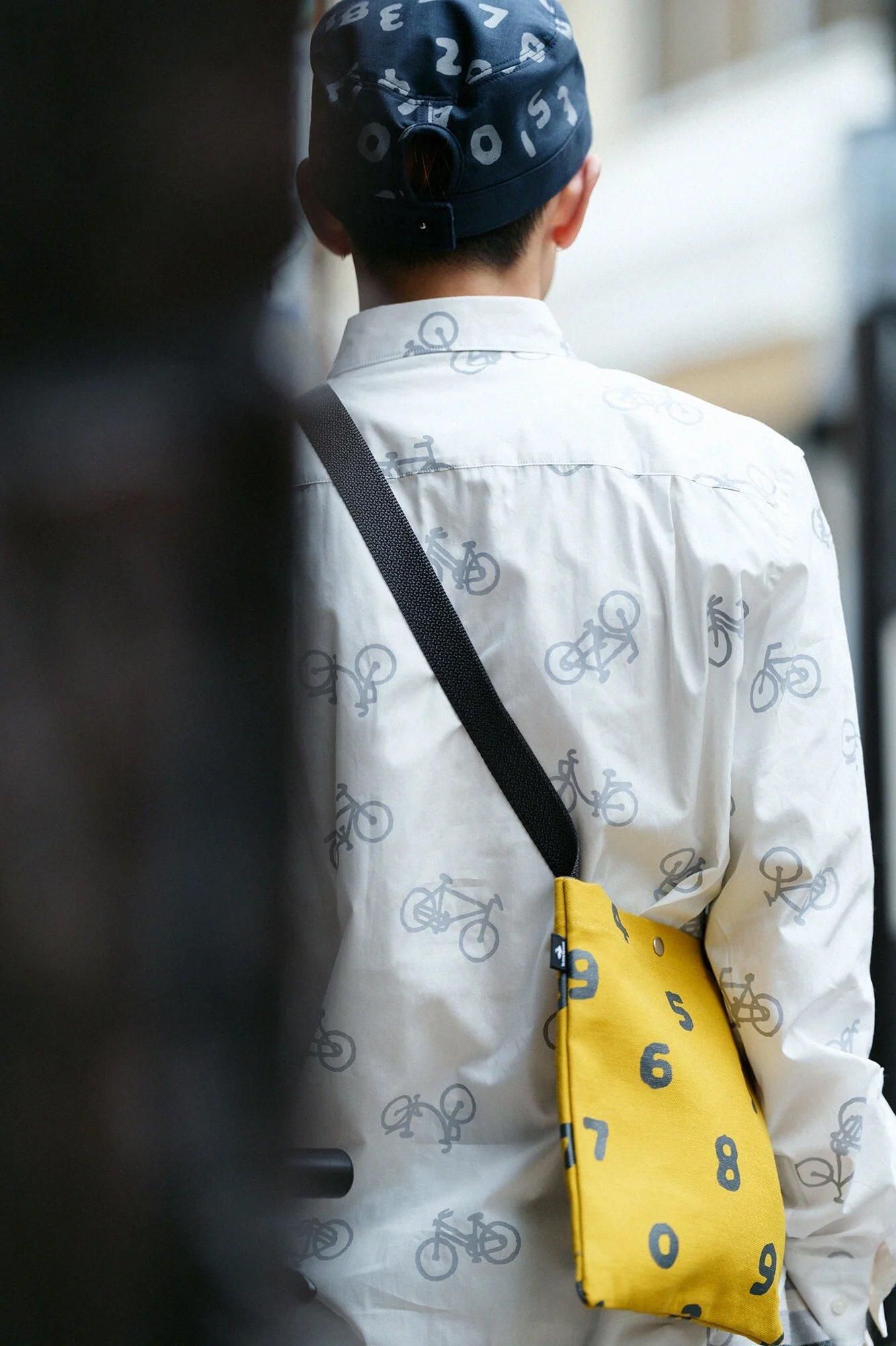 帆布 サコッシュ 小/SO-SU-U 芥子色(からしいろ)×濃灰(こいはい)