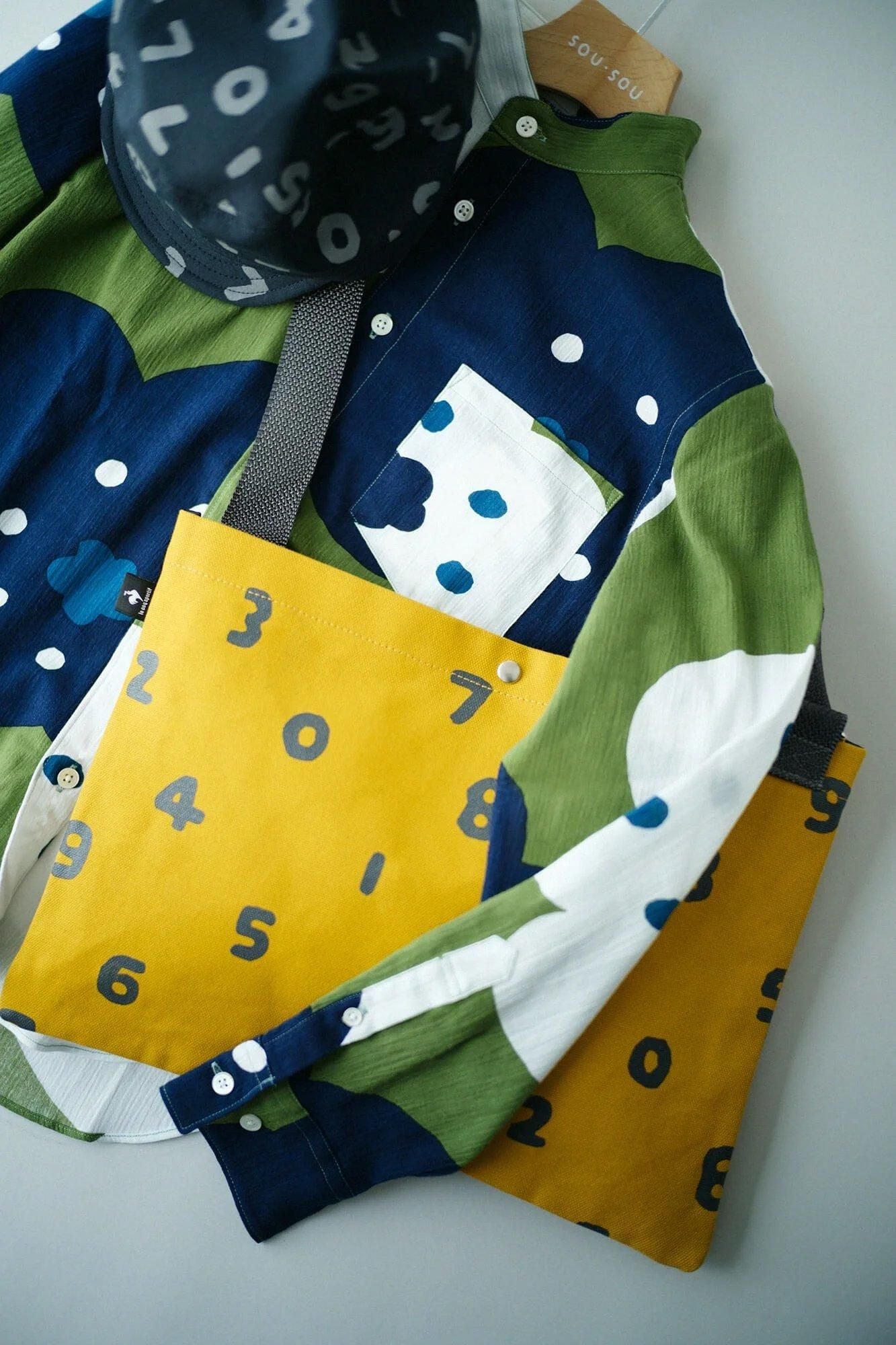 帆布 サコッシュ/SO-SU-U 芥子色(からしいろ)×濃灰(こいはい)