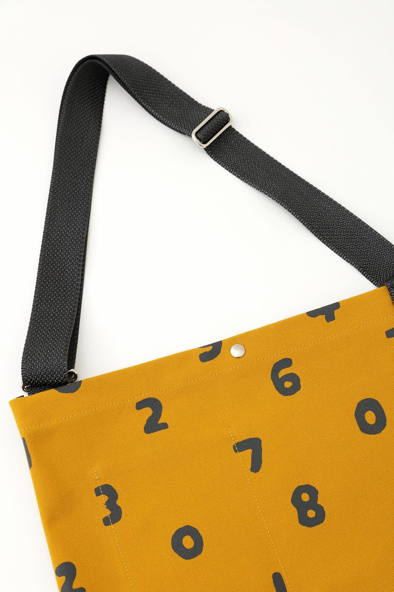 帆布 サコッシュ/SO-SU-U 芥子色(からしいろ)×濃灰(こいはい)