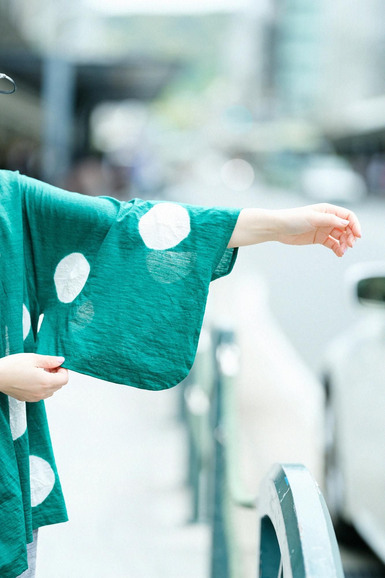 田端紮染麻 小袖莢外套/大圓點常磐綠×白色