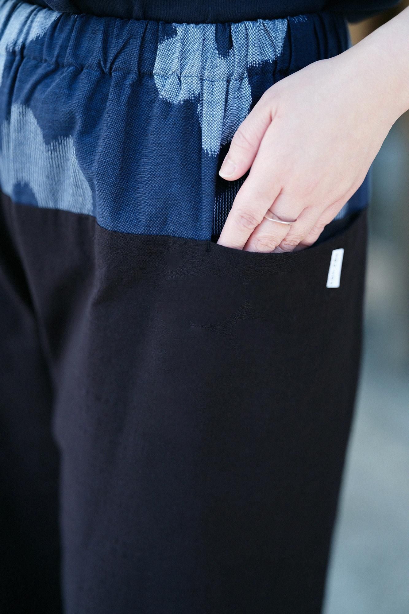 Kurume Kasuri Obi Style Pant / Layered-flowers Ink Blue × Black
