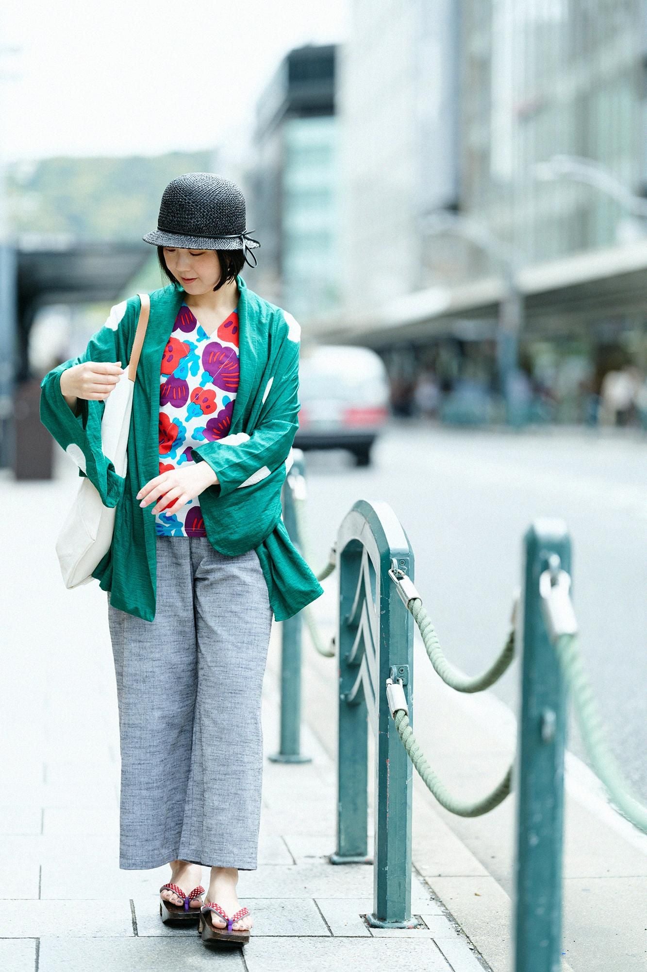 Chizimi Cotton 40/40 V-neck Shirt / Flowers