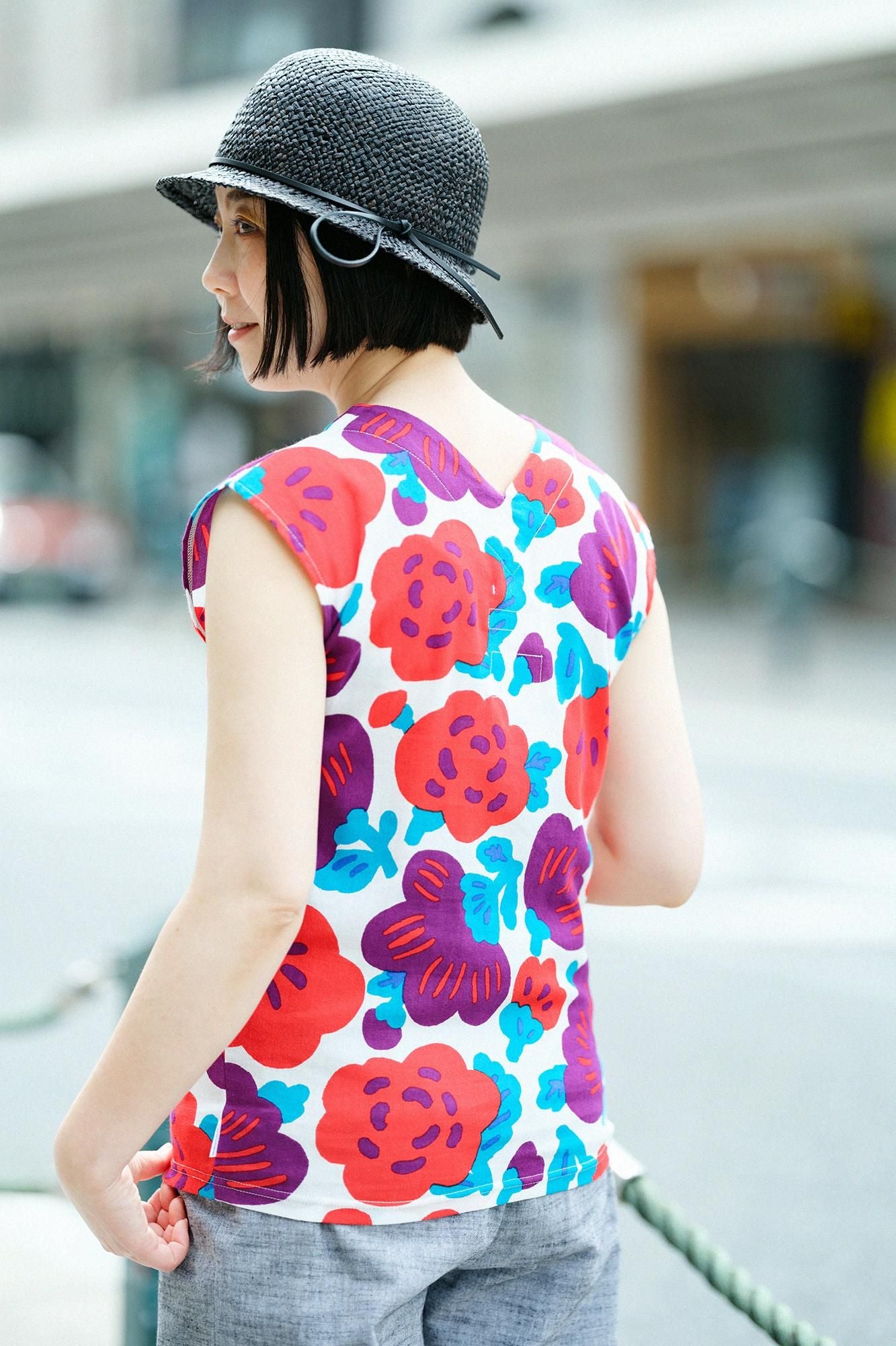 Chizimi Cotton 40/40 V-neck Shirt / Flowers