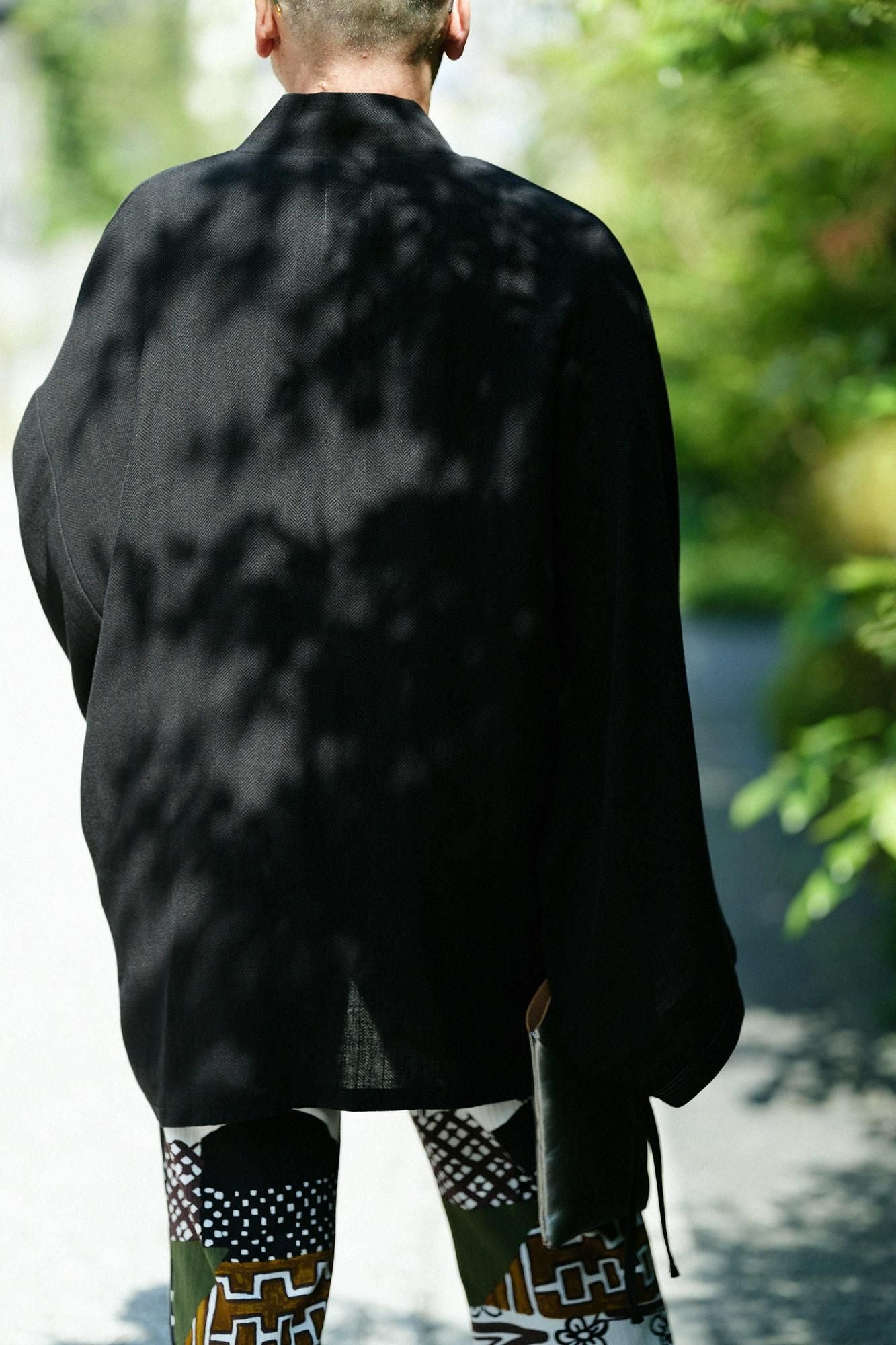 【官網限定】棉麻紡人字形斜紋織伯爵外套 宮中袖/黑色