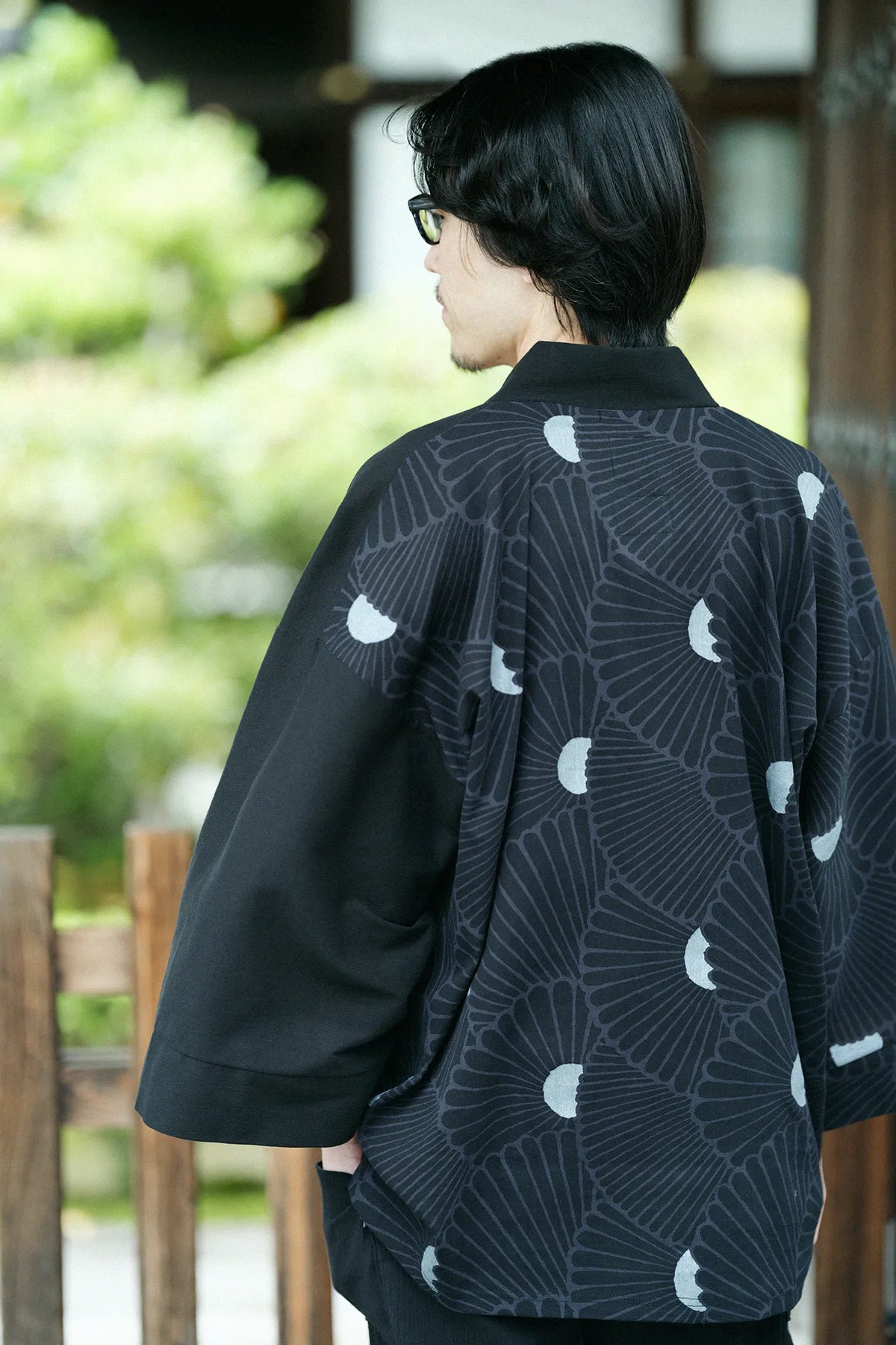 【net限定】高島縮 40/40 風靡(ふうび) 上 片身替わり(かたみがわり)/濡羽色(ぬればいろ)×菊扇(きくおうぎ)