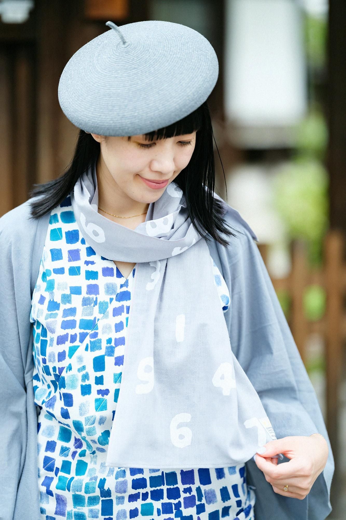 Isemomen Cotton Short Scarf / SO-SU-U Large Light Ink Grey