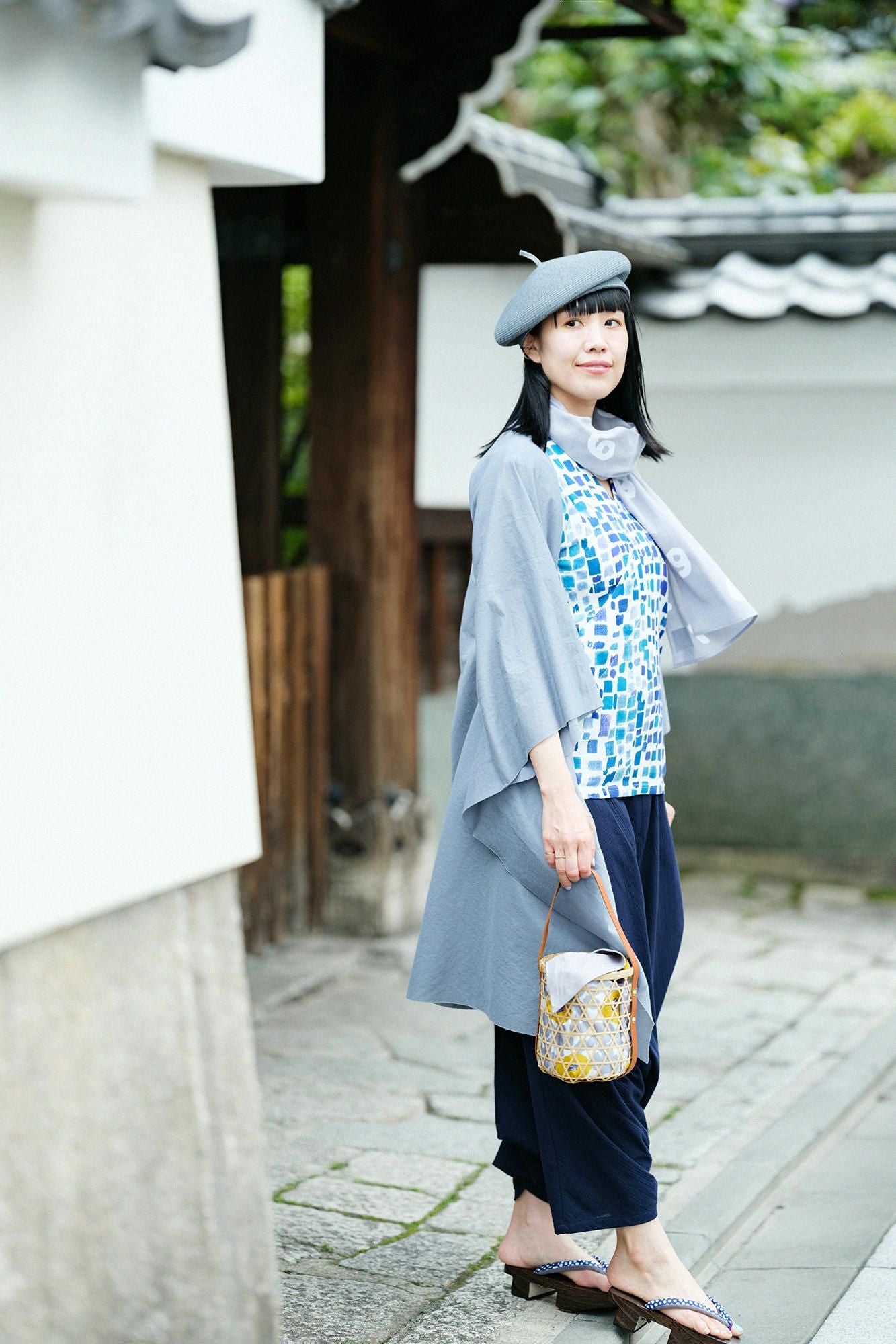 Isemomen Cotton Short Scarf / SO-SU-U Large Light Ink Grey