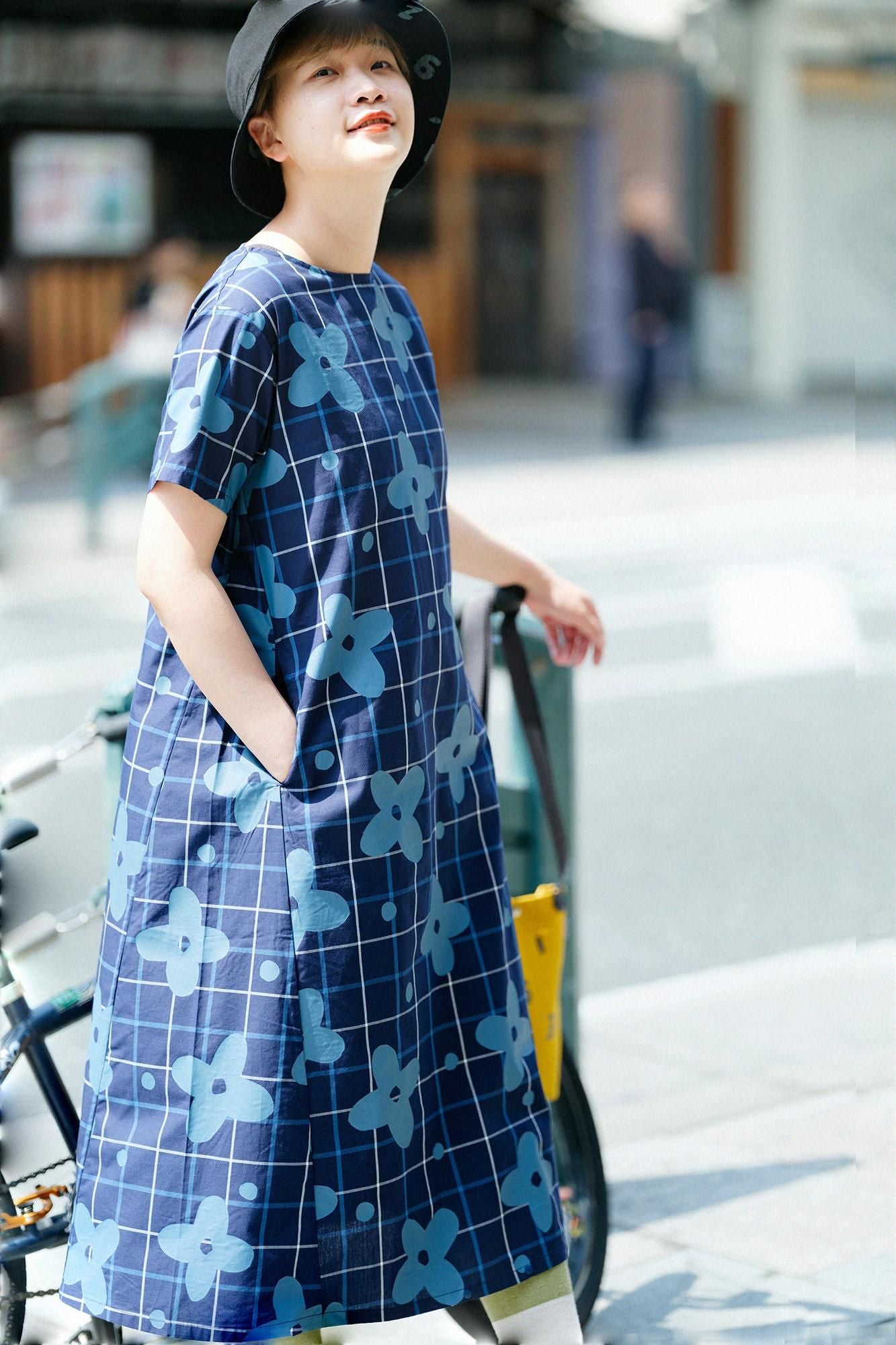 【官網限定】靛藍染密織平紋布格紋BIKE 連身裙/山花風