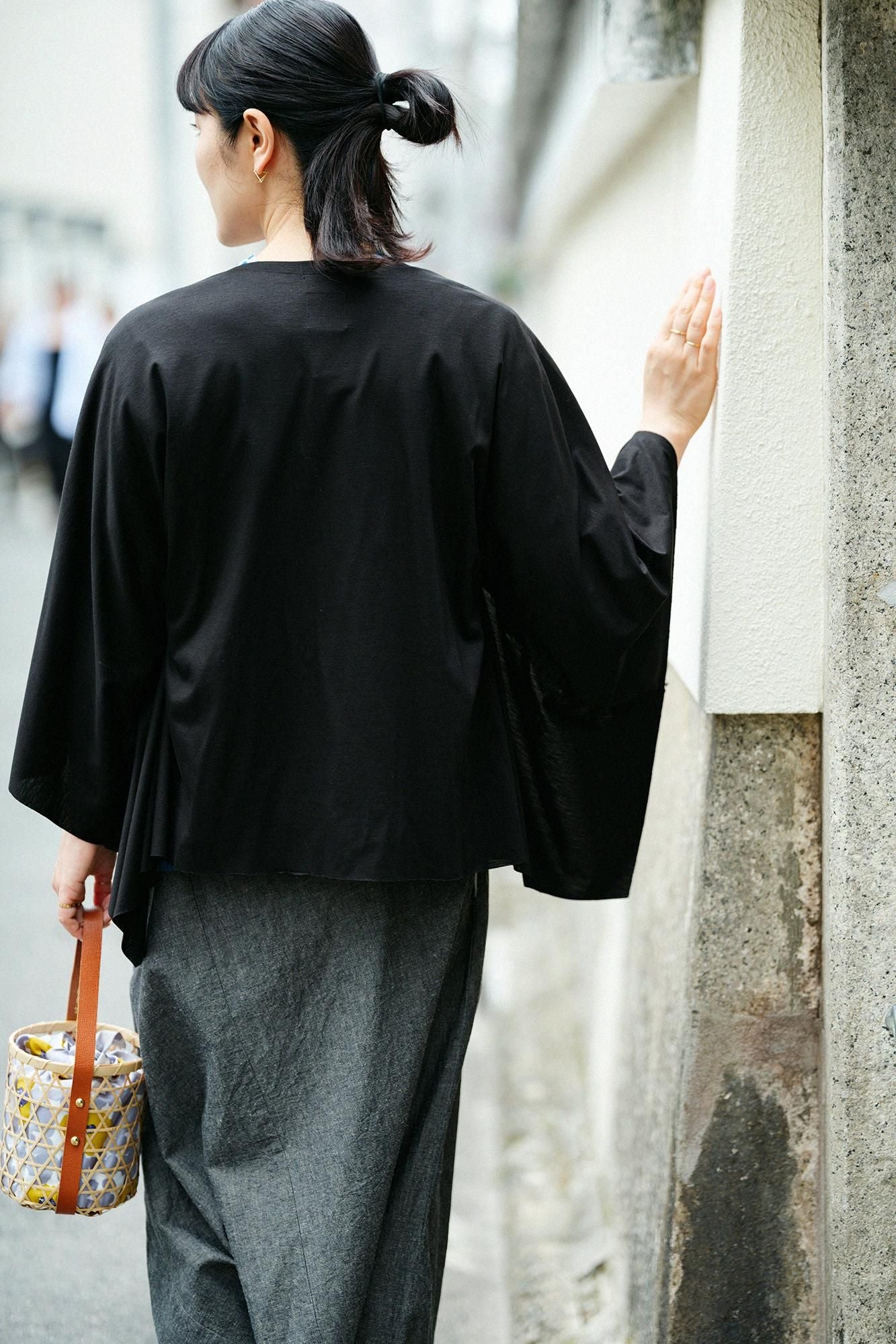 GIZA×萊賽爾平針織 飛鼠袖外披 短版/黑色