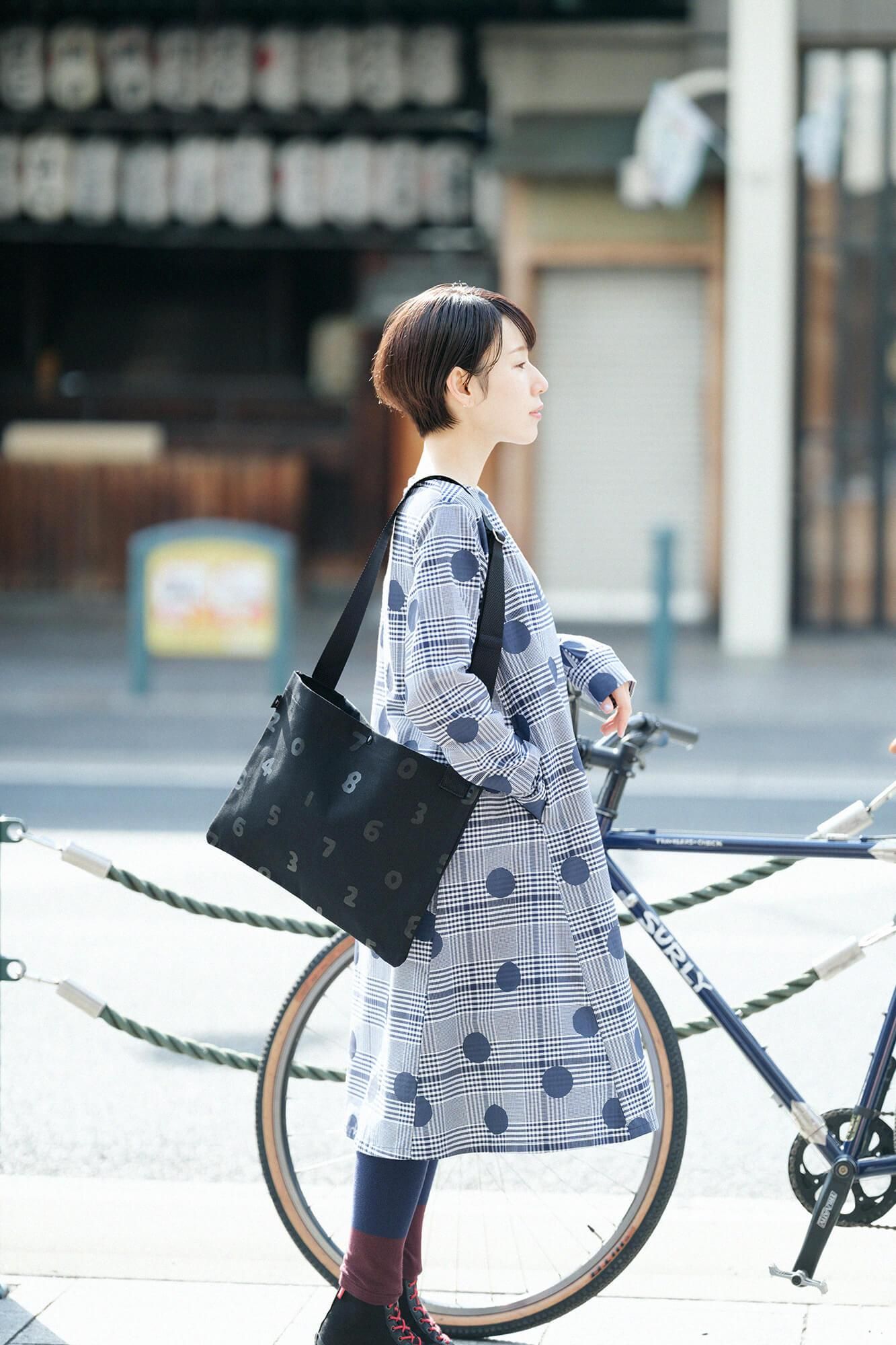 帆布 サコッシュ/SO-SU-U 濡羽色(ぬればいろ)×濡羽色(ぬればいろ)