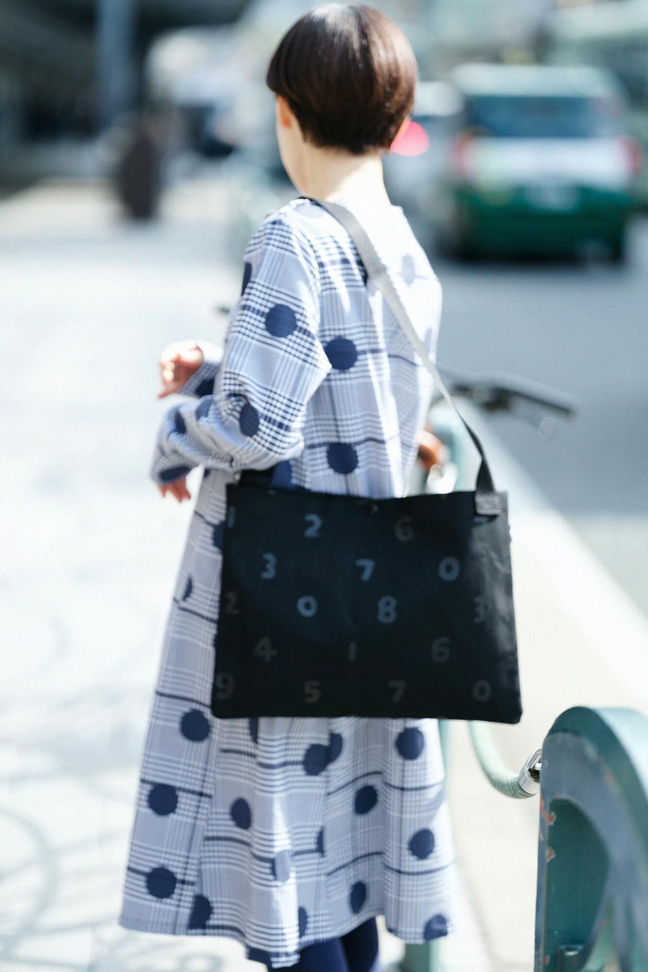 帆布 サコッシュ/SO-SU-U 濡羽色(ぬればいろ)×濡羽色(ぬればいろ)